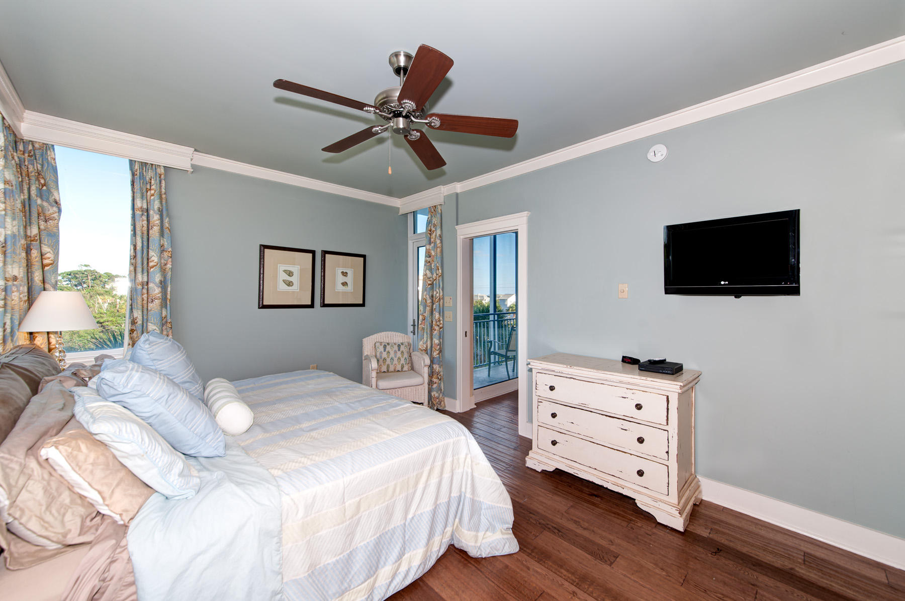 Six Palms - Residential