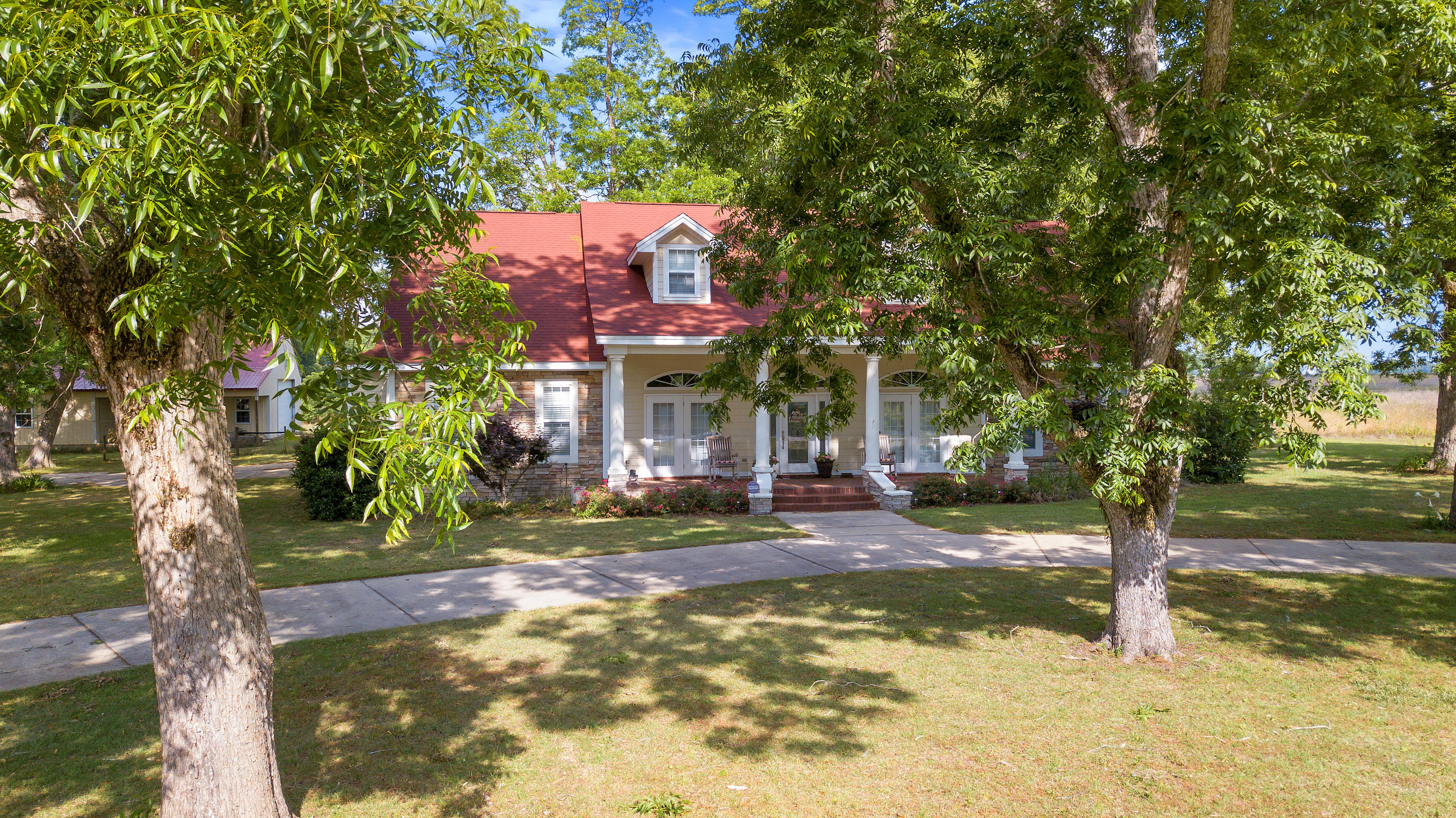 Metes and Bounds- 20 acres - Residential