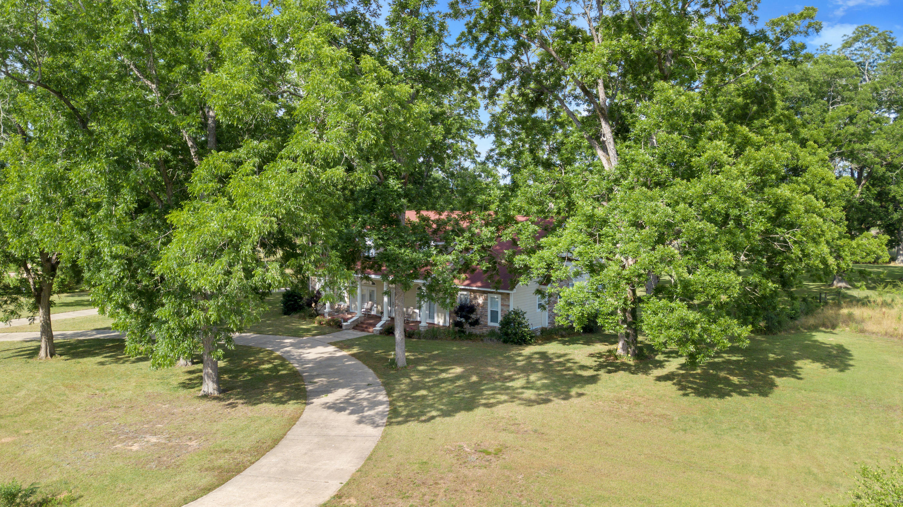 Metes and Bounds- 20 acres - Residential