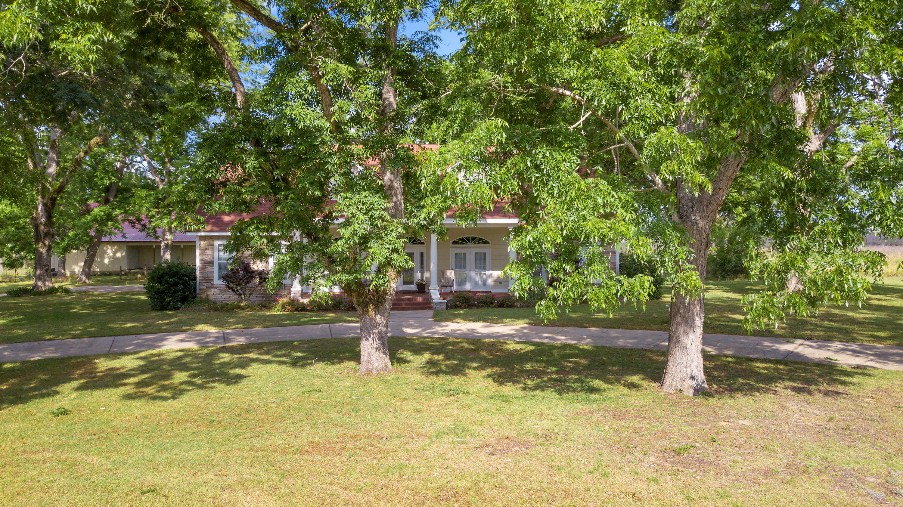 Metes and Bounds- 20 acres - Residential