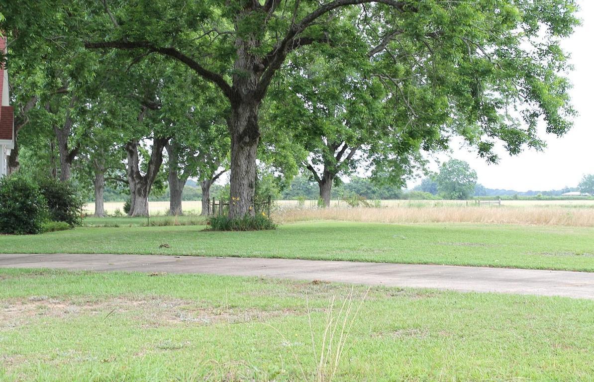 Metes and Bounds- 20 acres - Residential