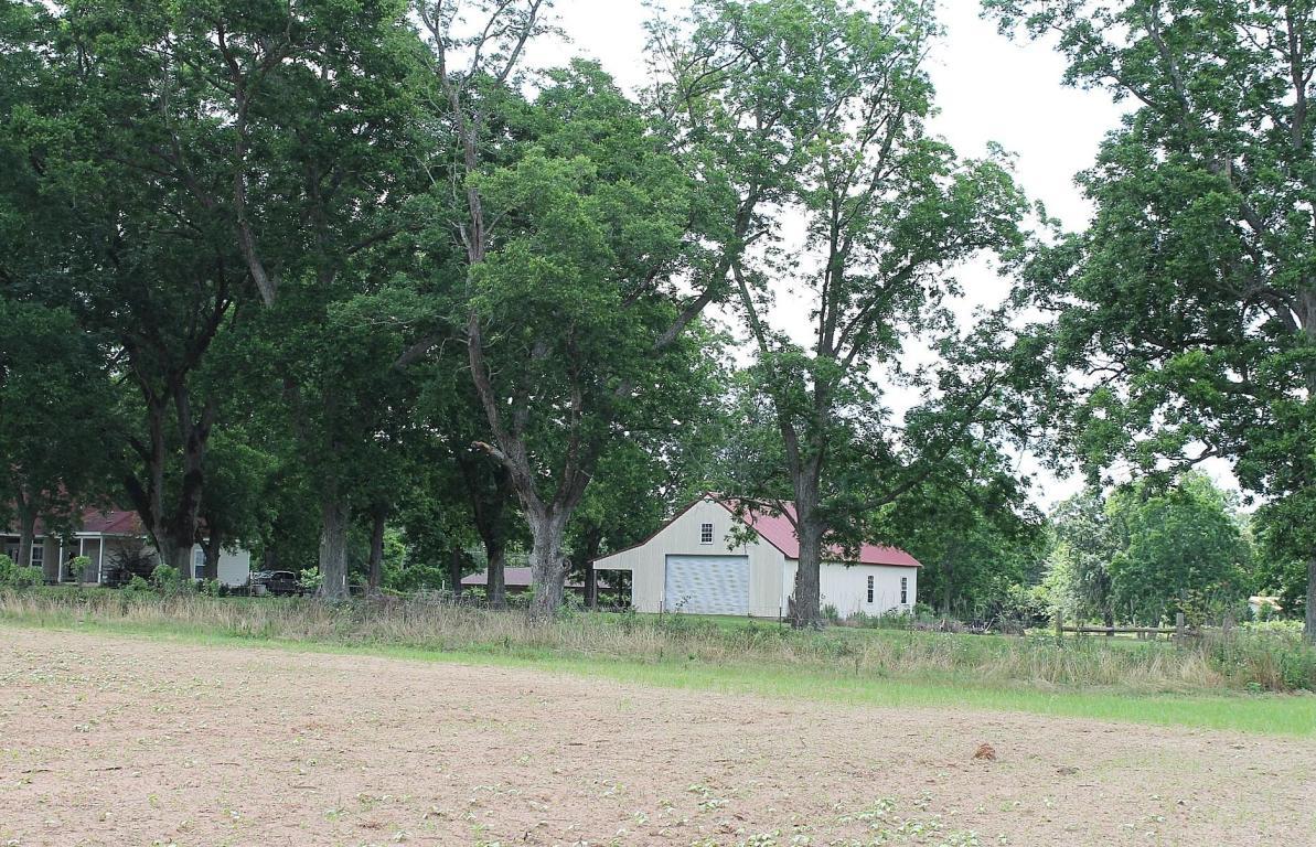 Metes and Bounds- 20 acres - Residential