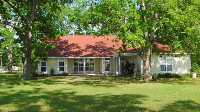 Metes and Bounds- 20 acres - Residential