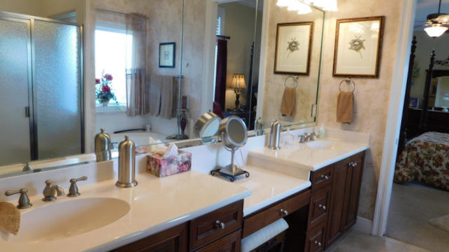 Metes and Bounds- 20 acres - Residential