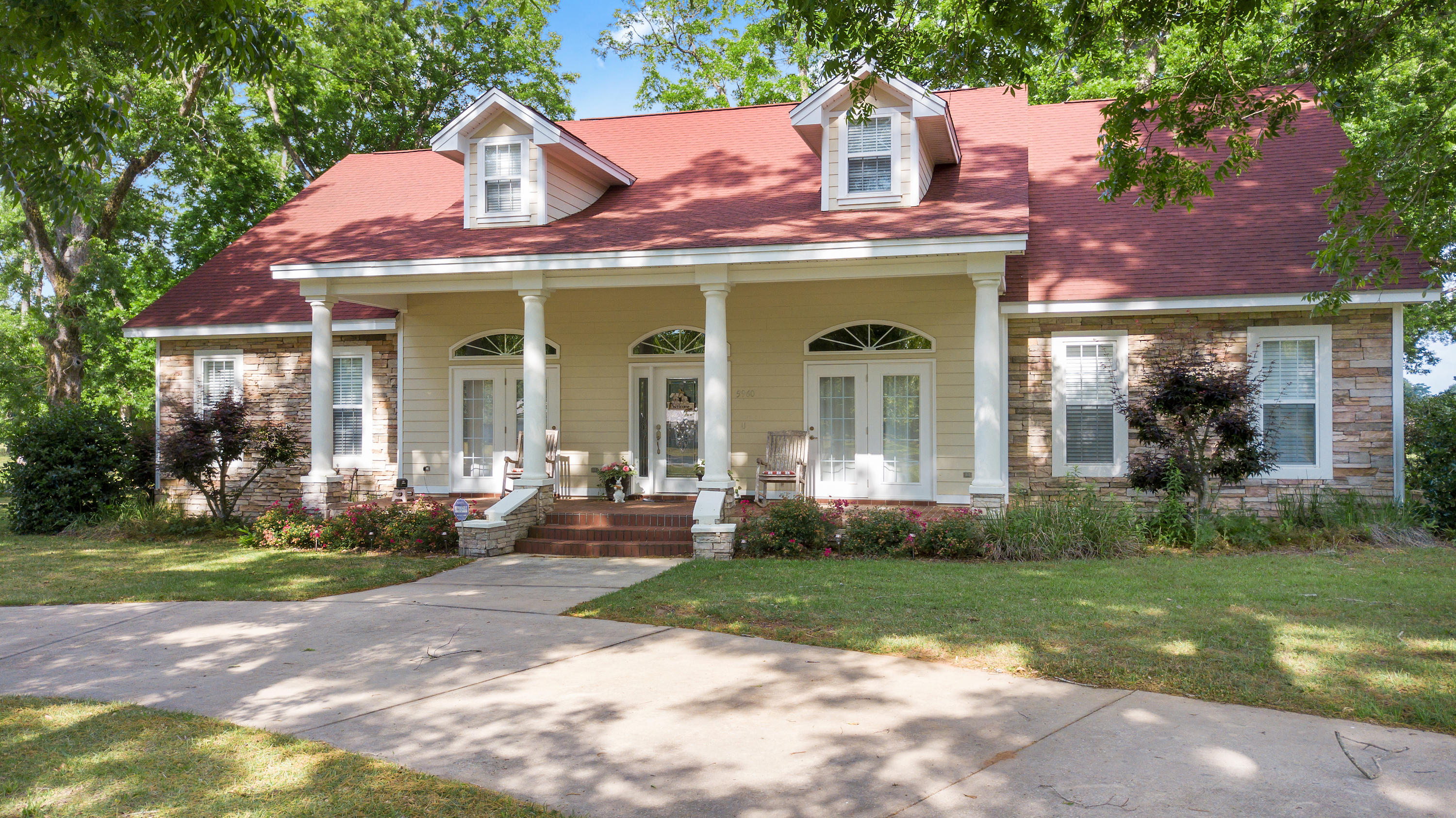 Metes and Bounds- 20 acres - Residential