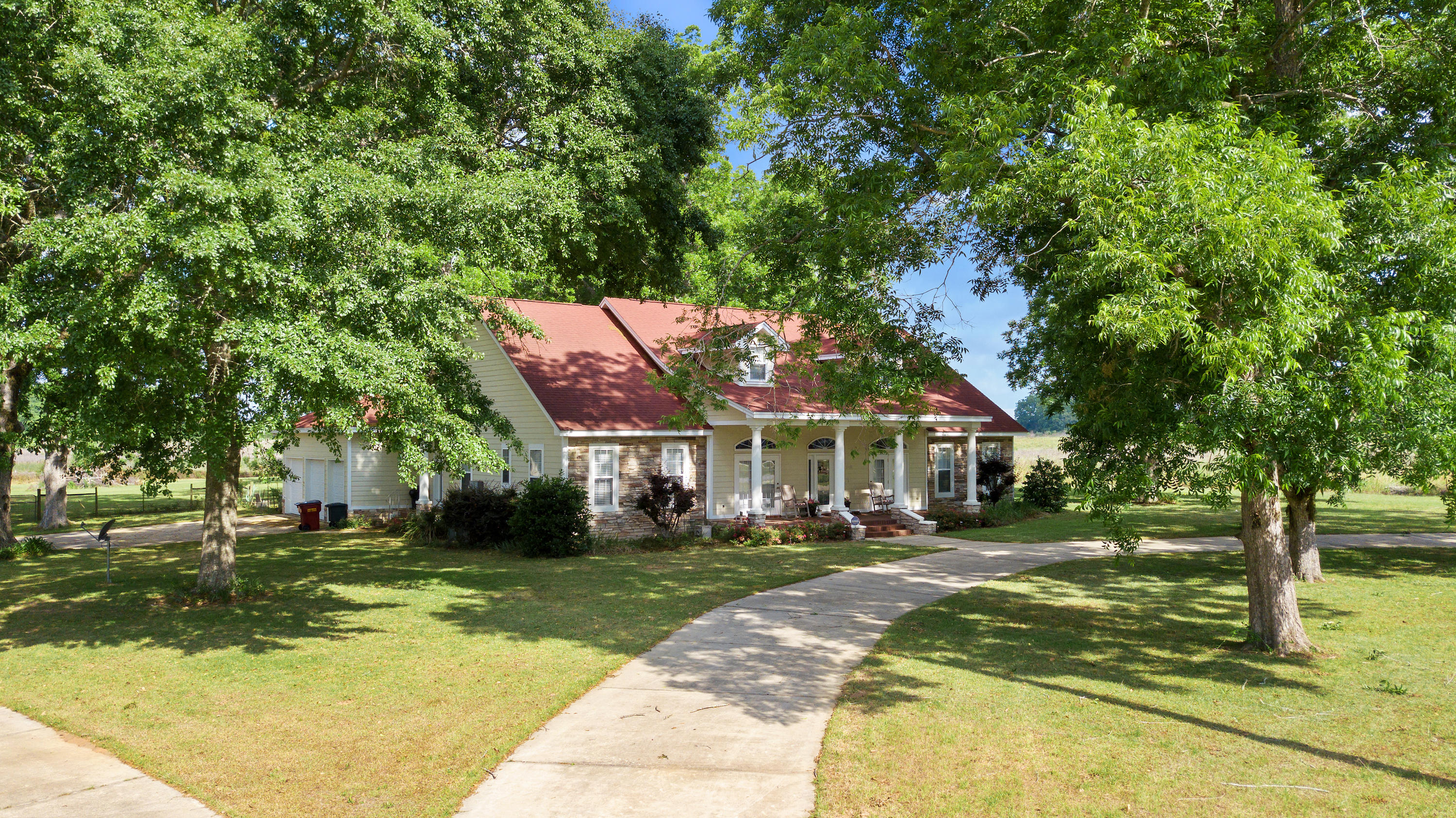 Metes and Bounds- 20 acres - Residential