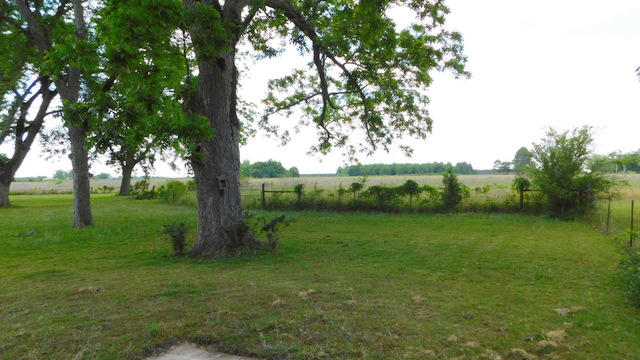 Metes and Bounds- 20 acres - Residential