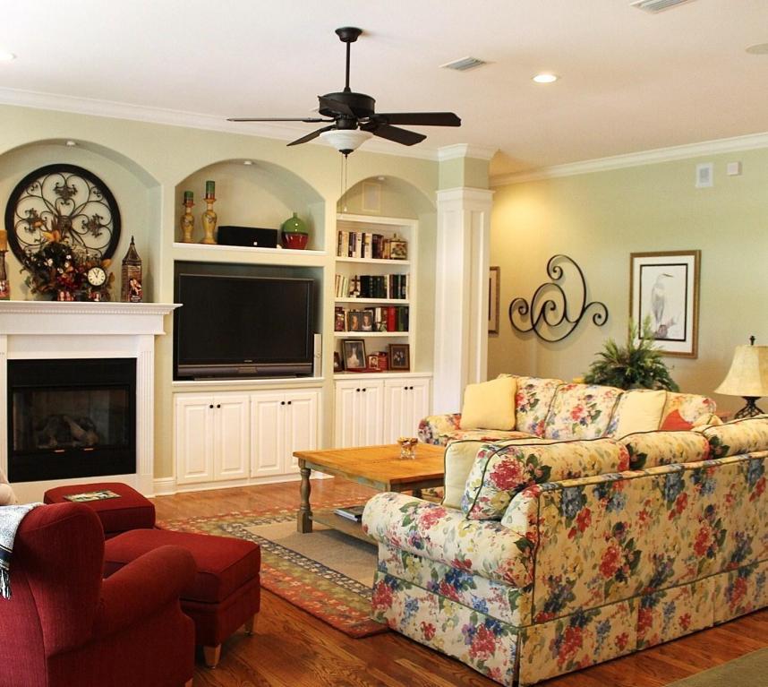 Metes and Bounds- 20 acres - Residential