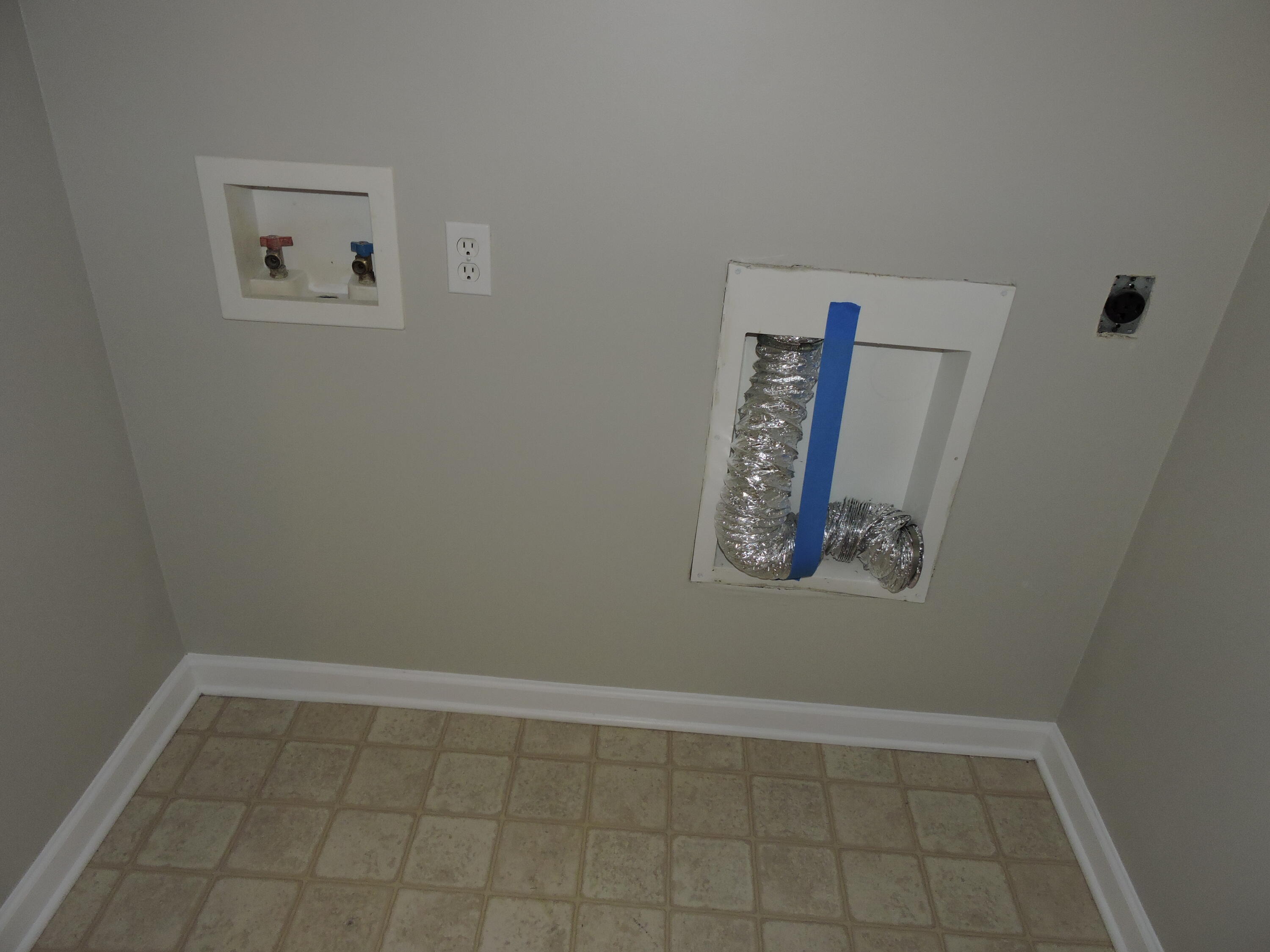 ROLLING PINES - Residential Lease