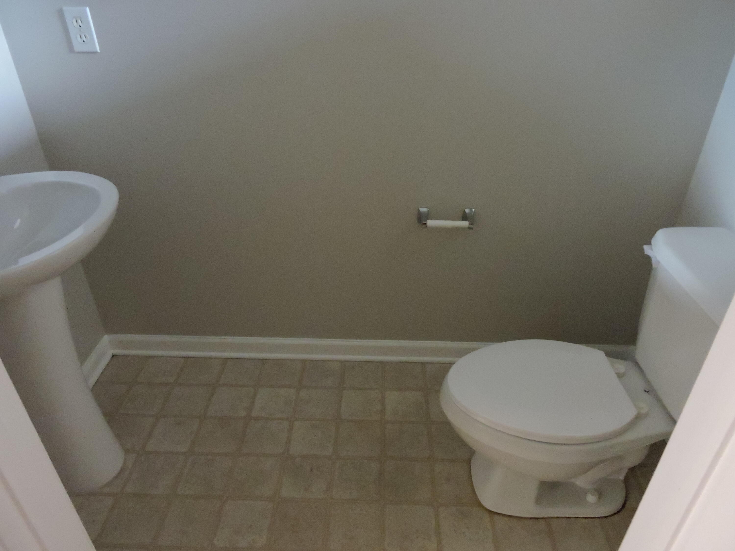 ROLLING PINES - Residential Lease