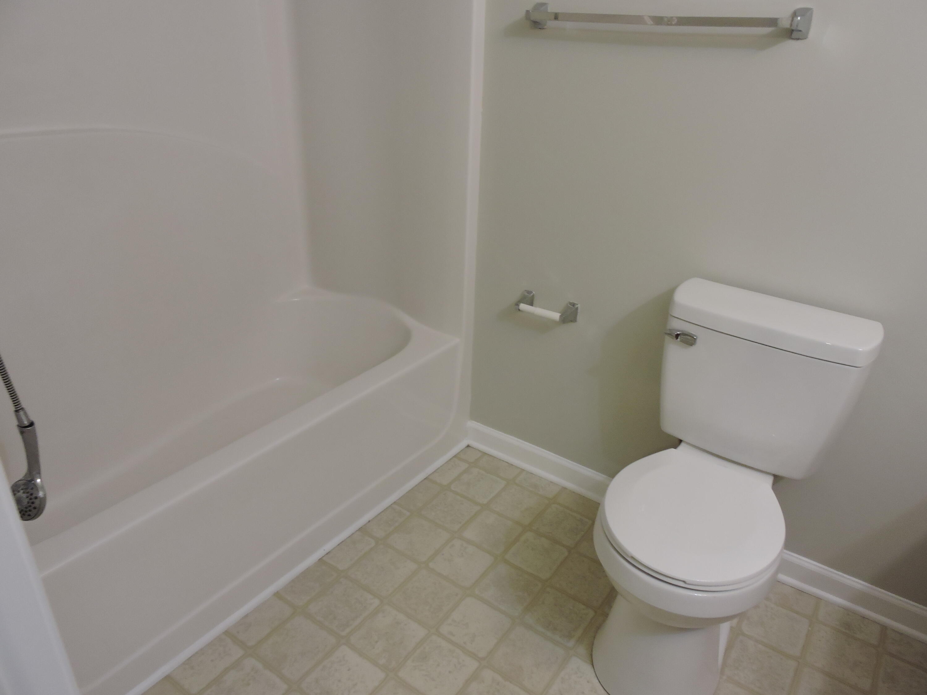 ROLLING PINES - Residential Lease