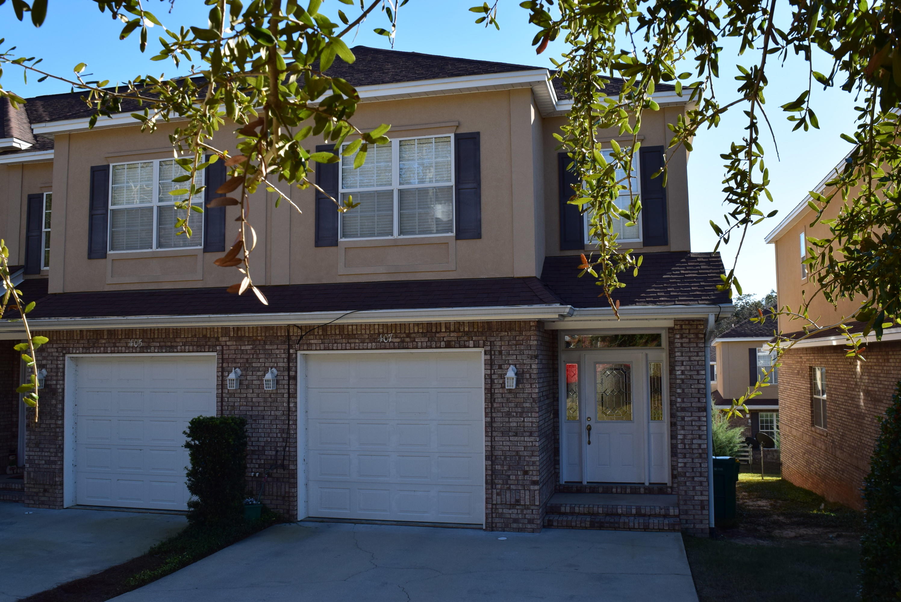 If you're looking for a lock and leave well maintained and maintenance free home, then look no further! Not only that, this beautiful community is surrounded by nature with a communal gazebo for everyone to enjoy. If you love to take long walks or go for a jog, you're sure to love this location because one of the most unique natural facilities called Turkey Creek is a 3 minute drive or 10 minute walk away. Turkey Creek has a large pavilion and a long boardwalk that winds over a large creek with informative nature and wildlife markers and swimming decks. This well kept town home offers many extras that most town homes don't have and it's an end unit! Upon entry you will be impressed with the spacious layout and the tiled foyer that leads into the open great room and kitchen area.