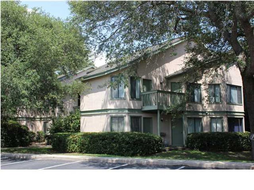 Available for immediate move in! Conveniently located ground floor unit in Garden Oaks at Bluewater Bay. This unit features two bedrooms and two full bath (pefect for roommates) and has a lovely screened porch with a green area behind. Bluewater Bay's amenities include walking/jogging paths, tennis, swimming pools, golf, marina and restaurants (separate fees apply. Close to Eglin AFB, yet only minutes away from the beautiful Destin beaches! Water, sewer, garbage and yard upkeep included. No pets and no inside smoking.