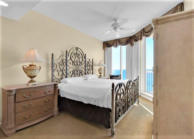 SILVER BEACH TOWERS - Residential