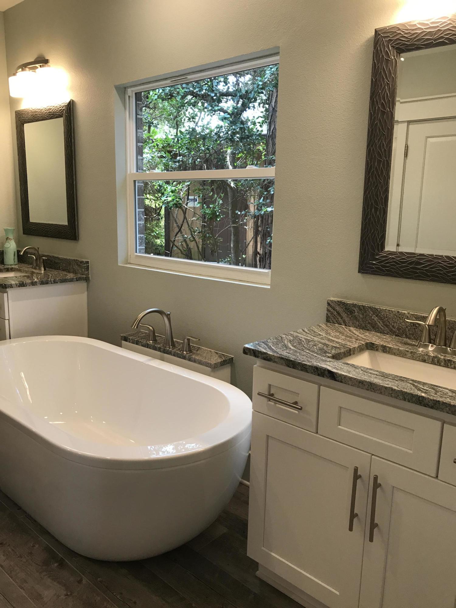 ELLIOTTS POINT - Residential