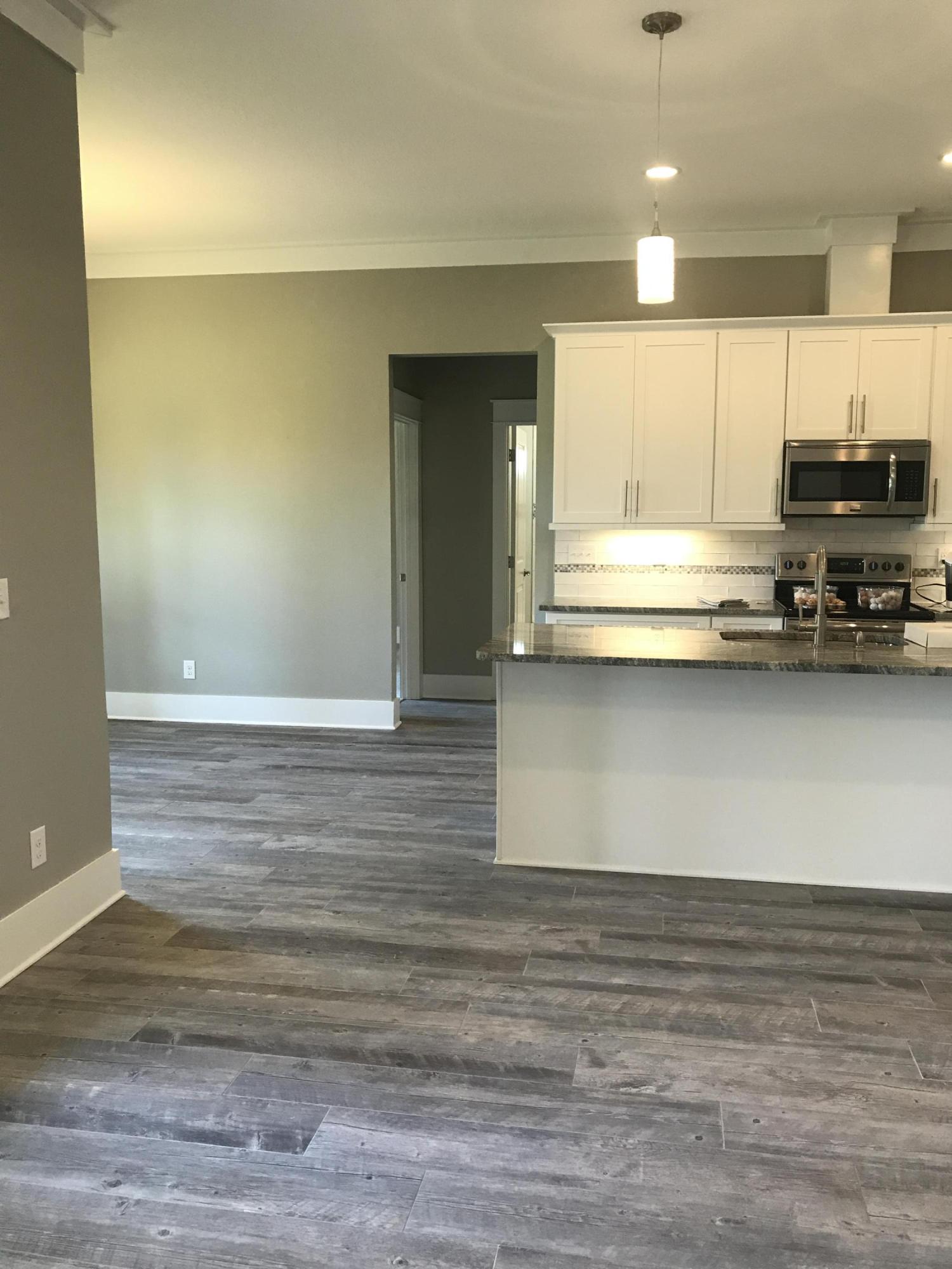 ELLIOTTS POINT - Residential