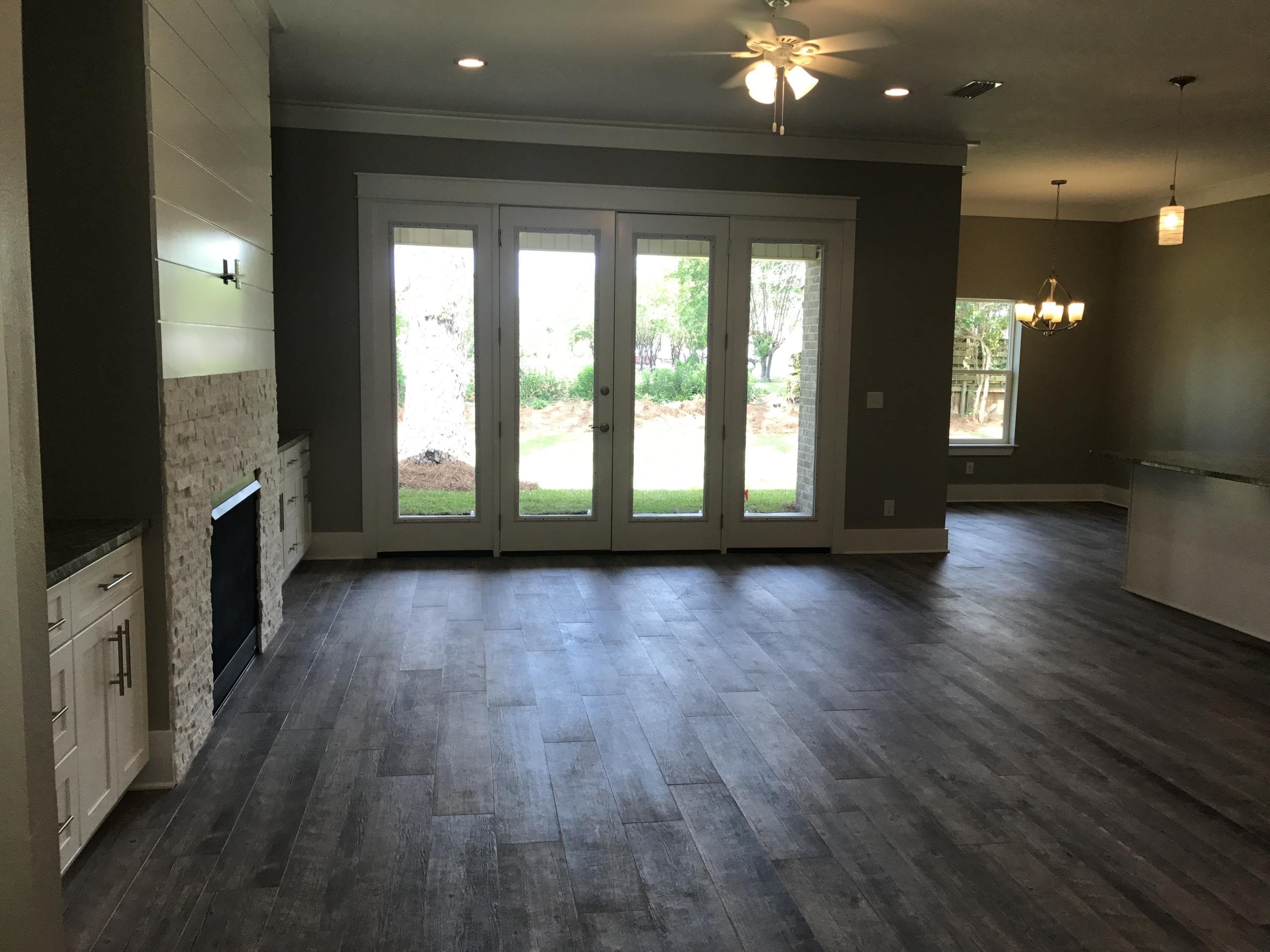 ELLIOTTS POINT - Residential