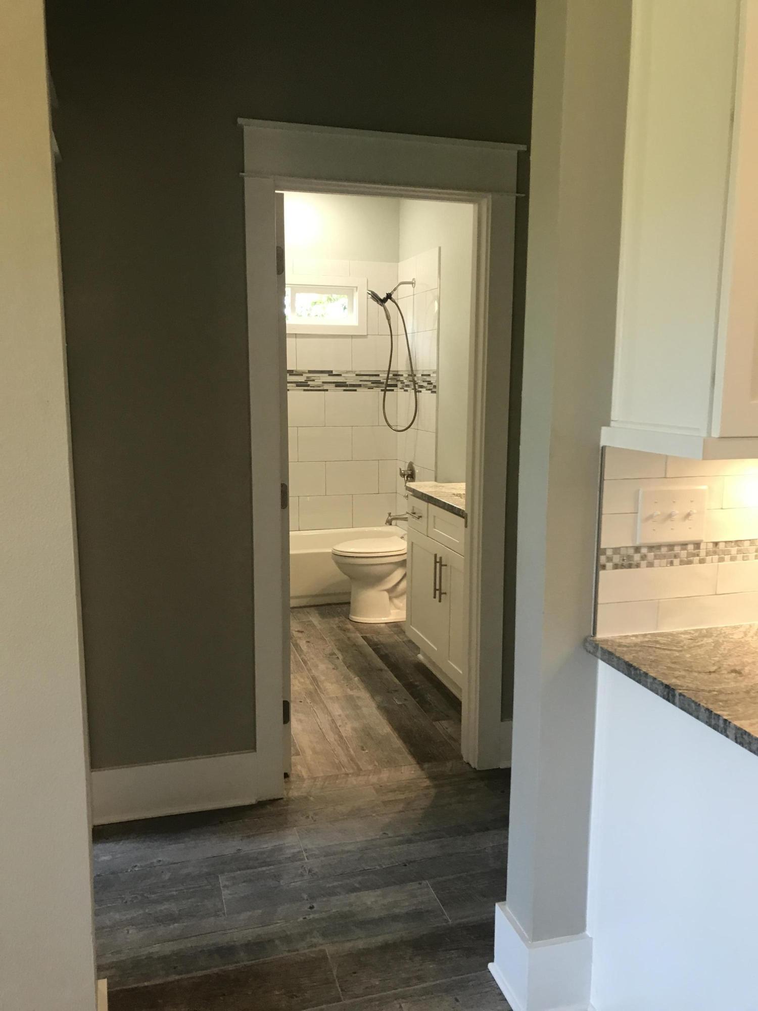 ELLIOTTS POINT - Residential