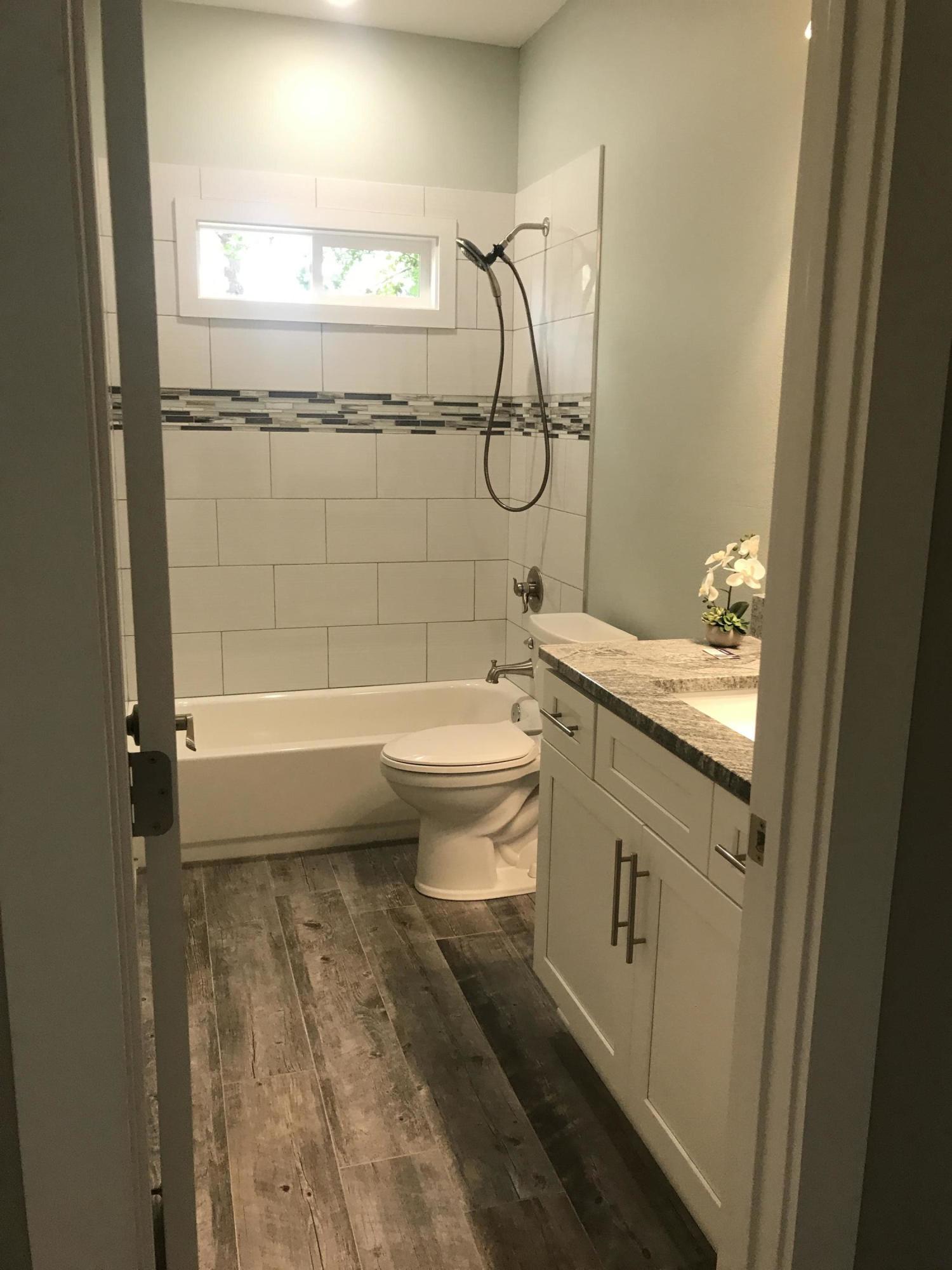 ELLIOTTS POINT - Residential