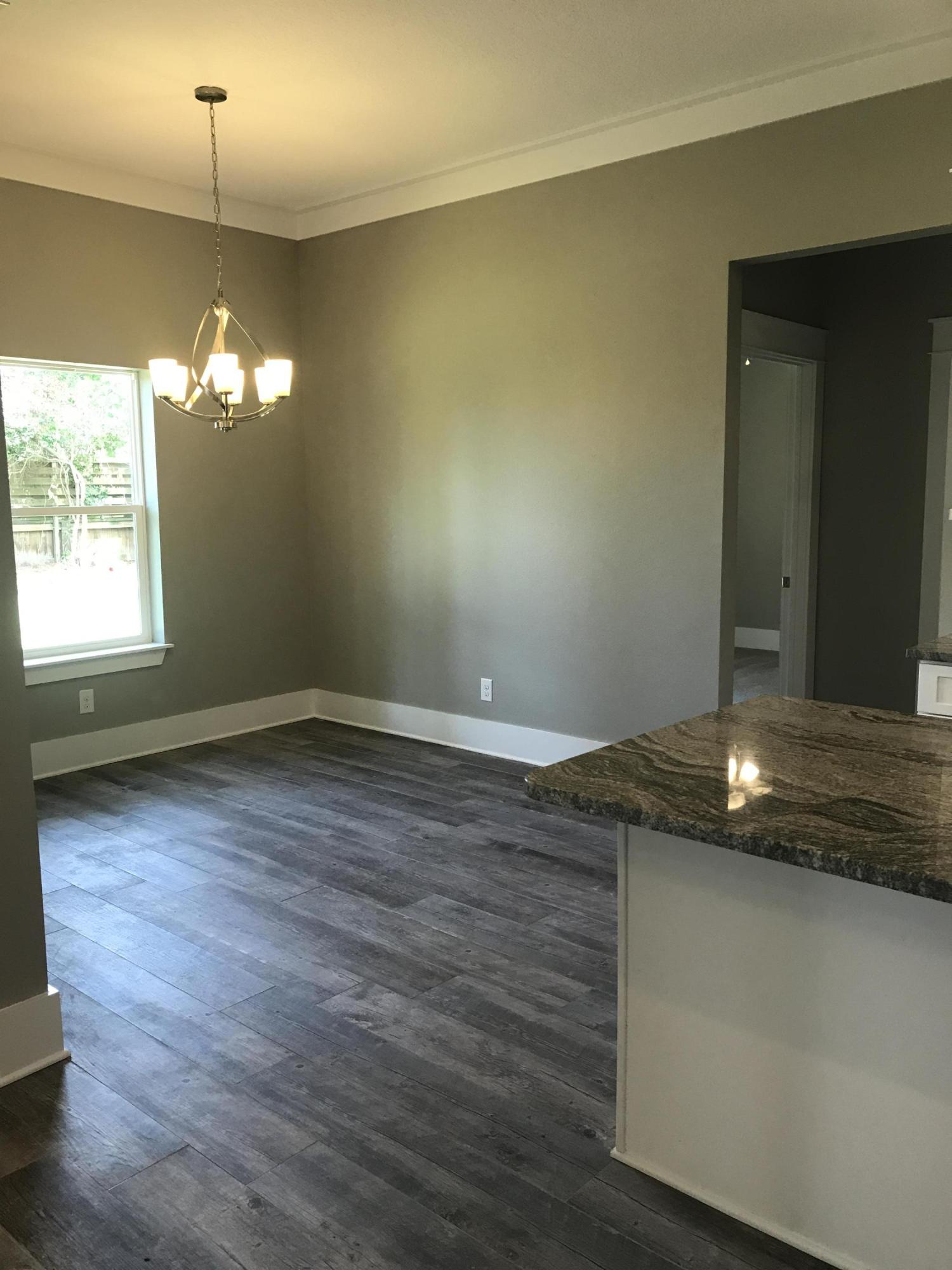 ELLIOTTS POINT - Residential