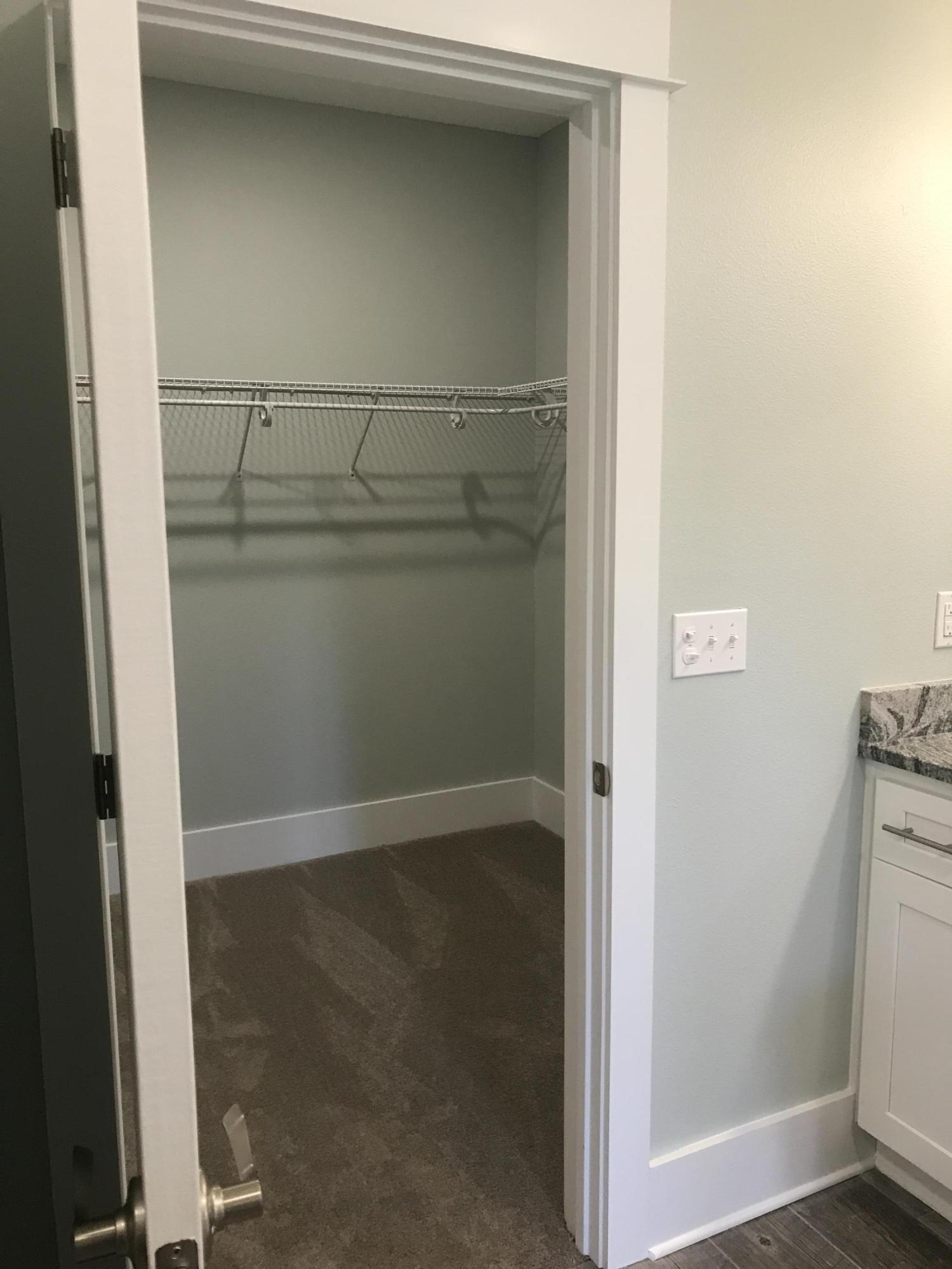 ELLIOTTS POINT - Residential