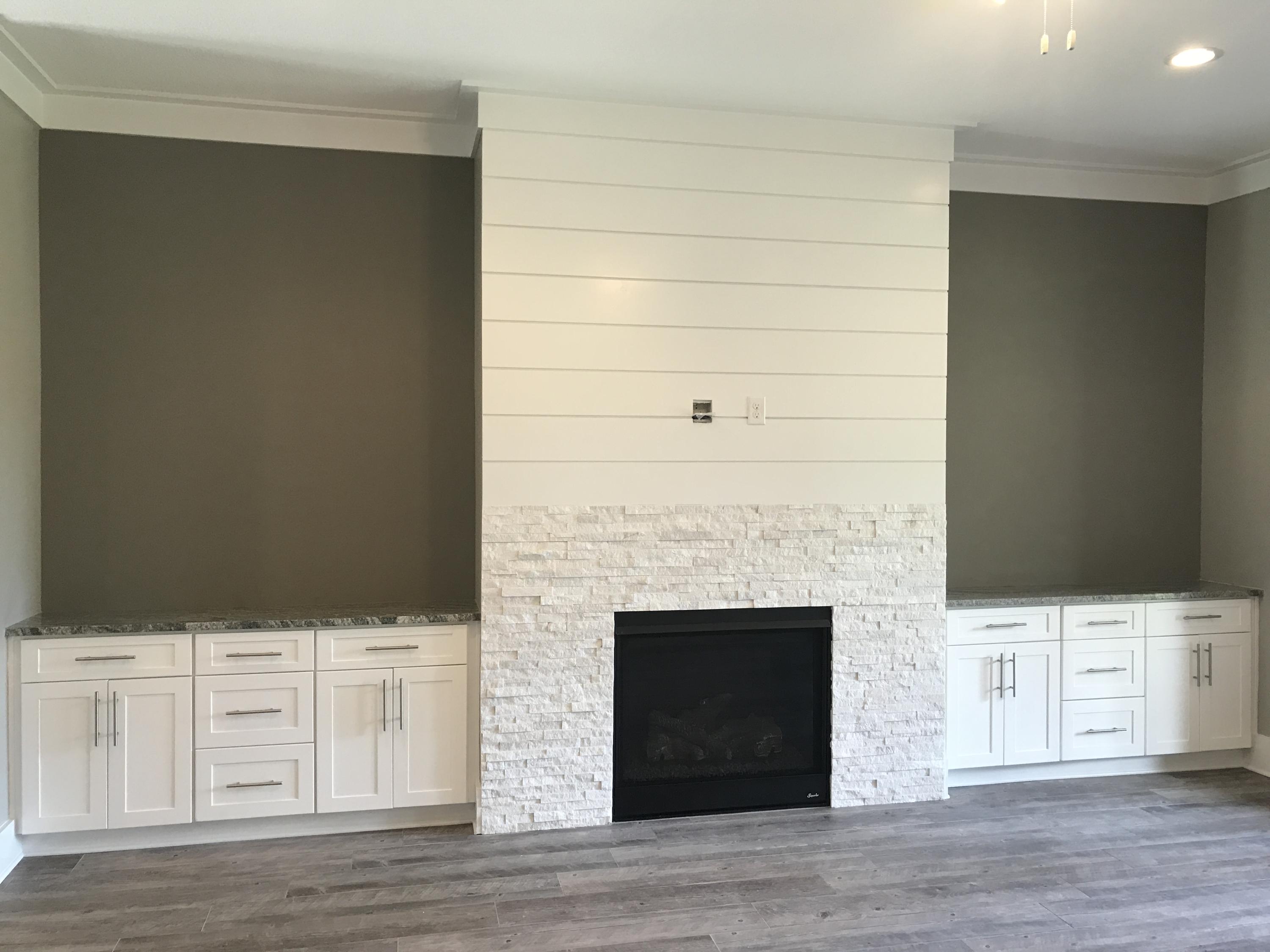 ELLIOTTS POINT - Residential