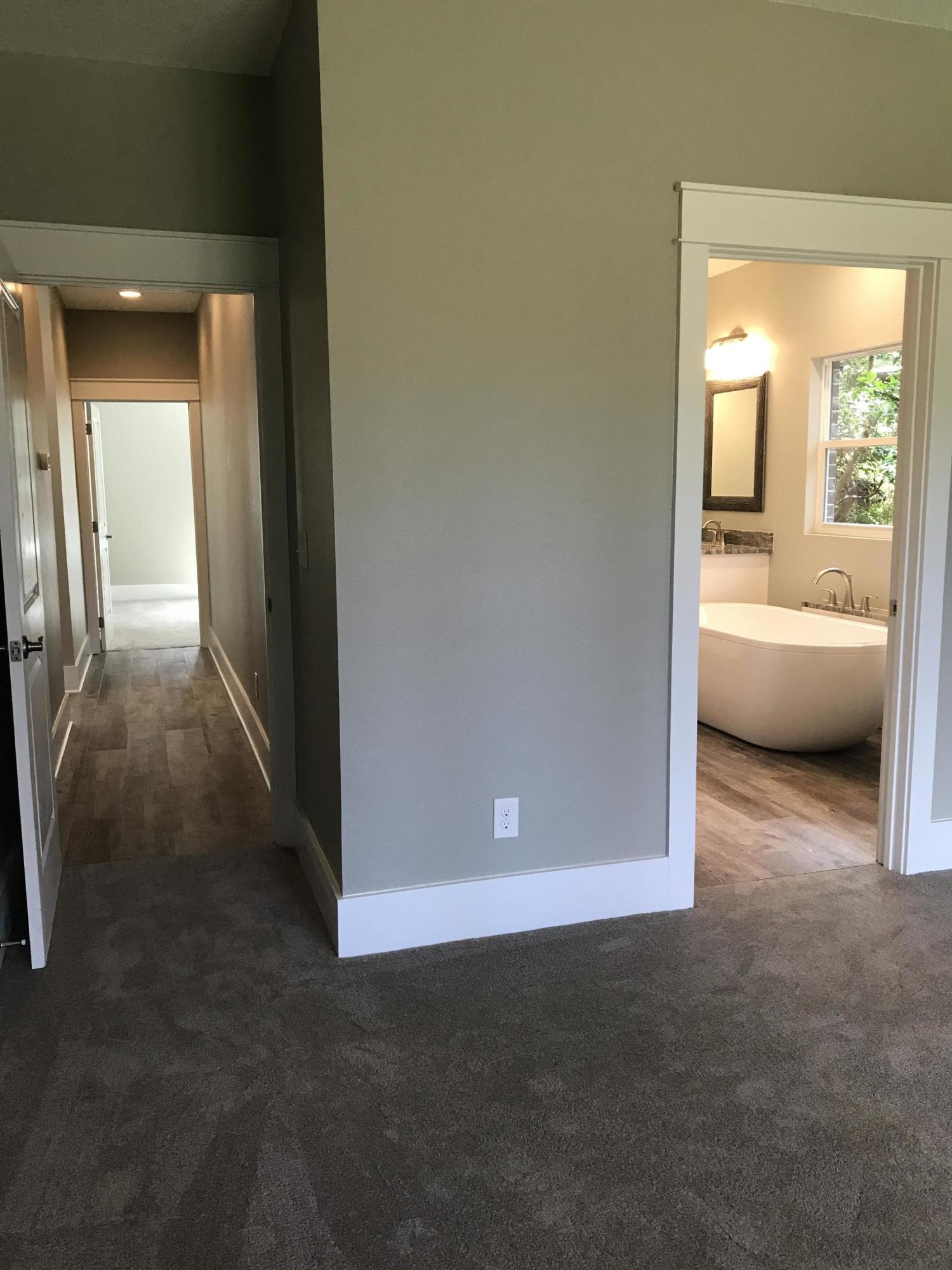 ELLIOTTS POINT - Residential