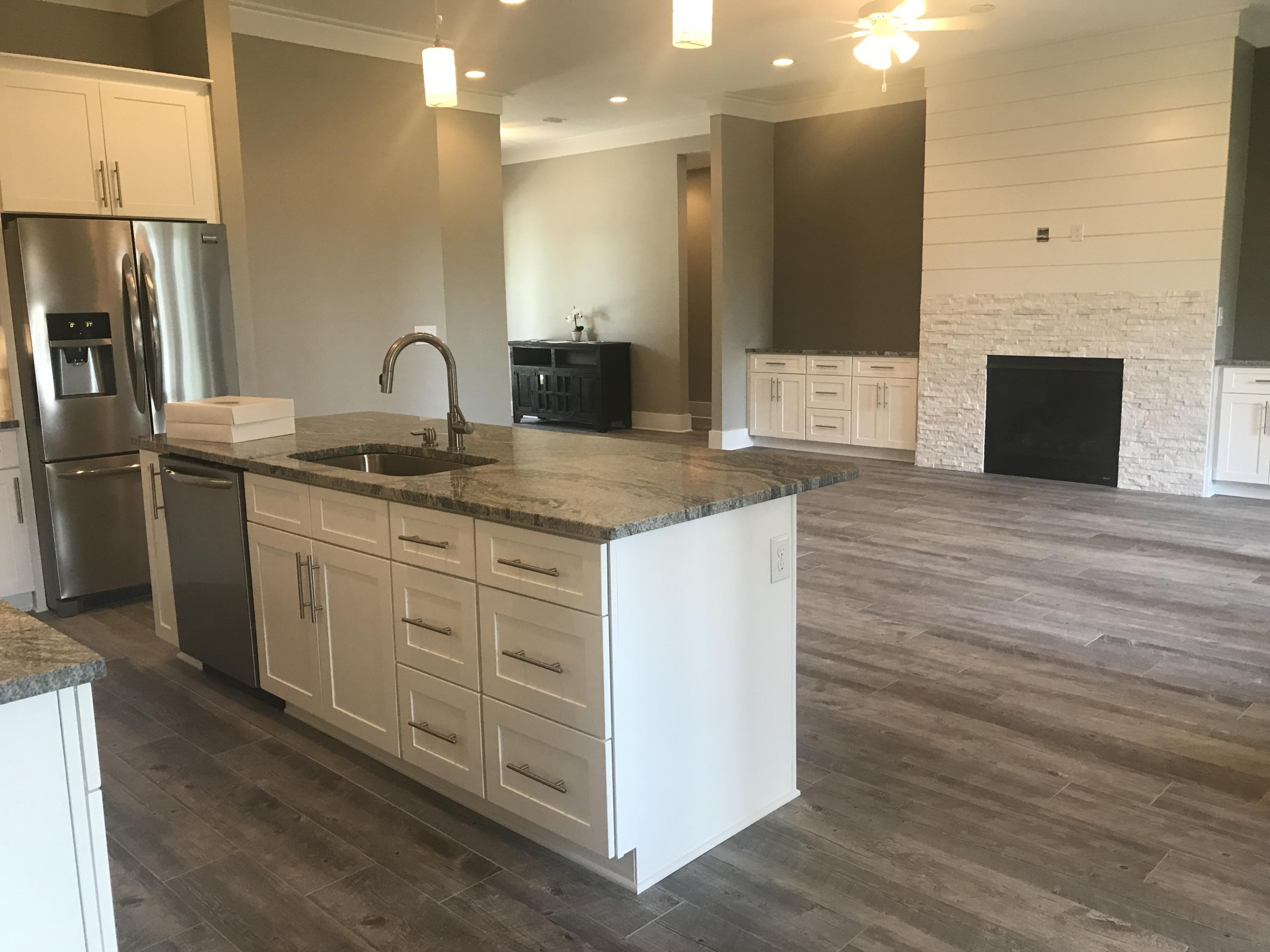 ELLIOTTS POINT - Residential