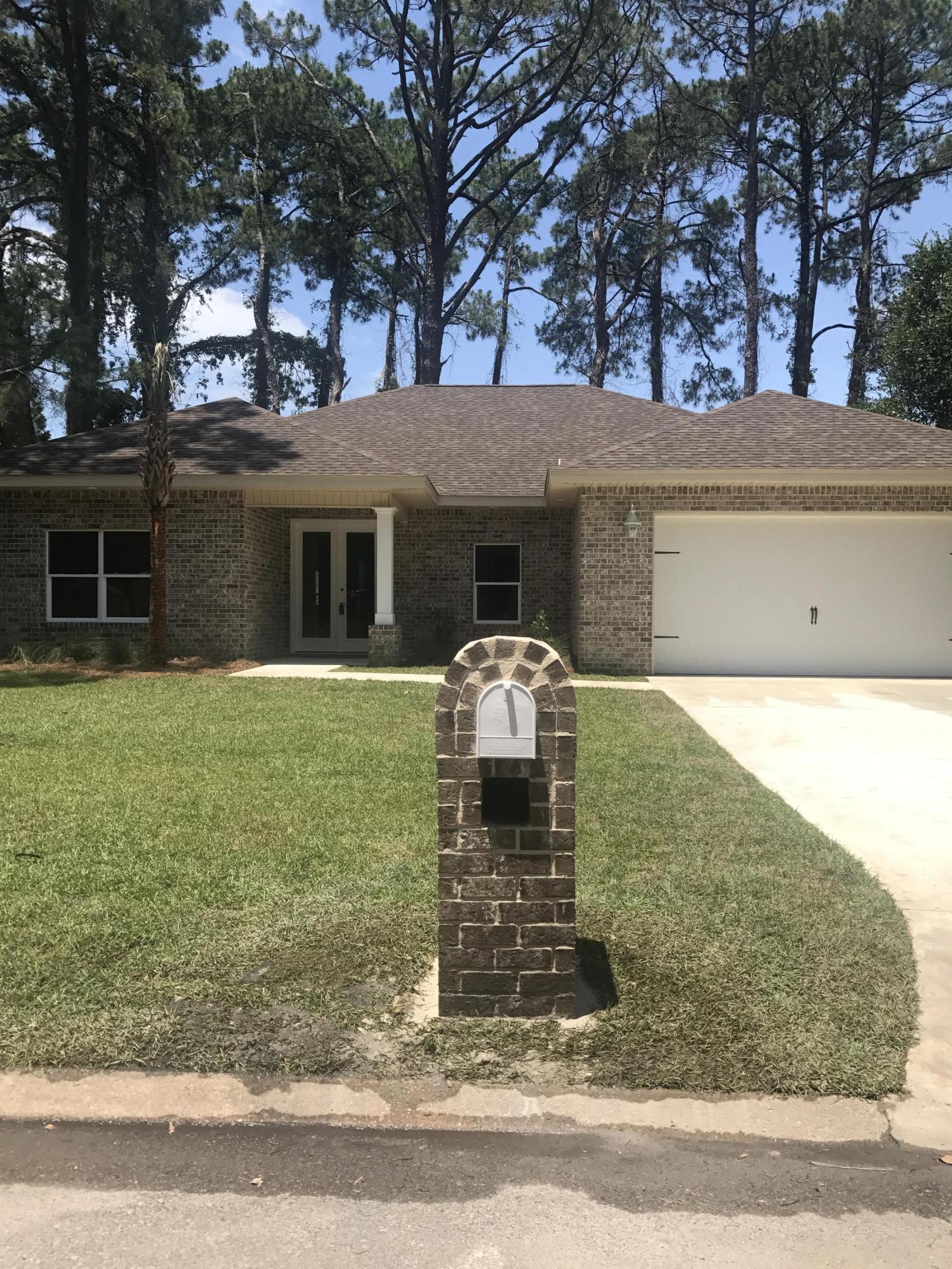 ELLIOTTS POINT - Residential