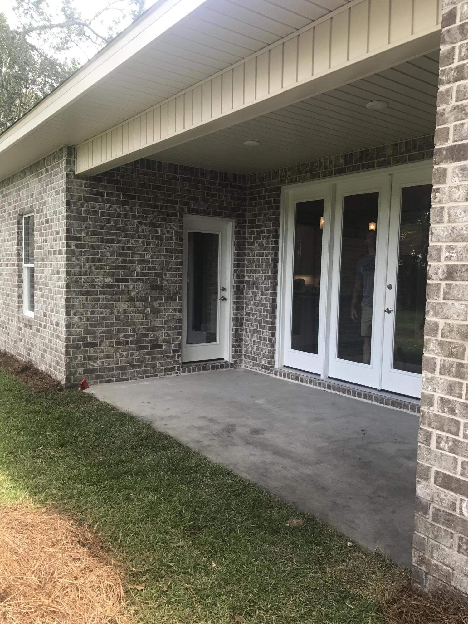 ELLIOTTS POINT - Residential