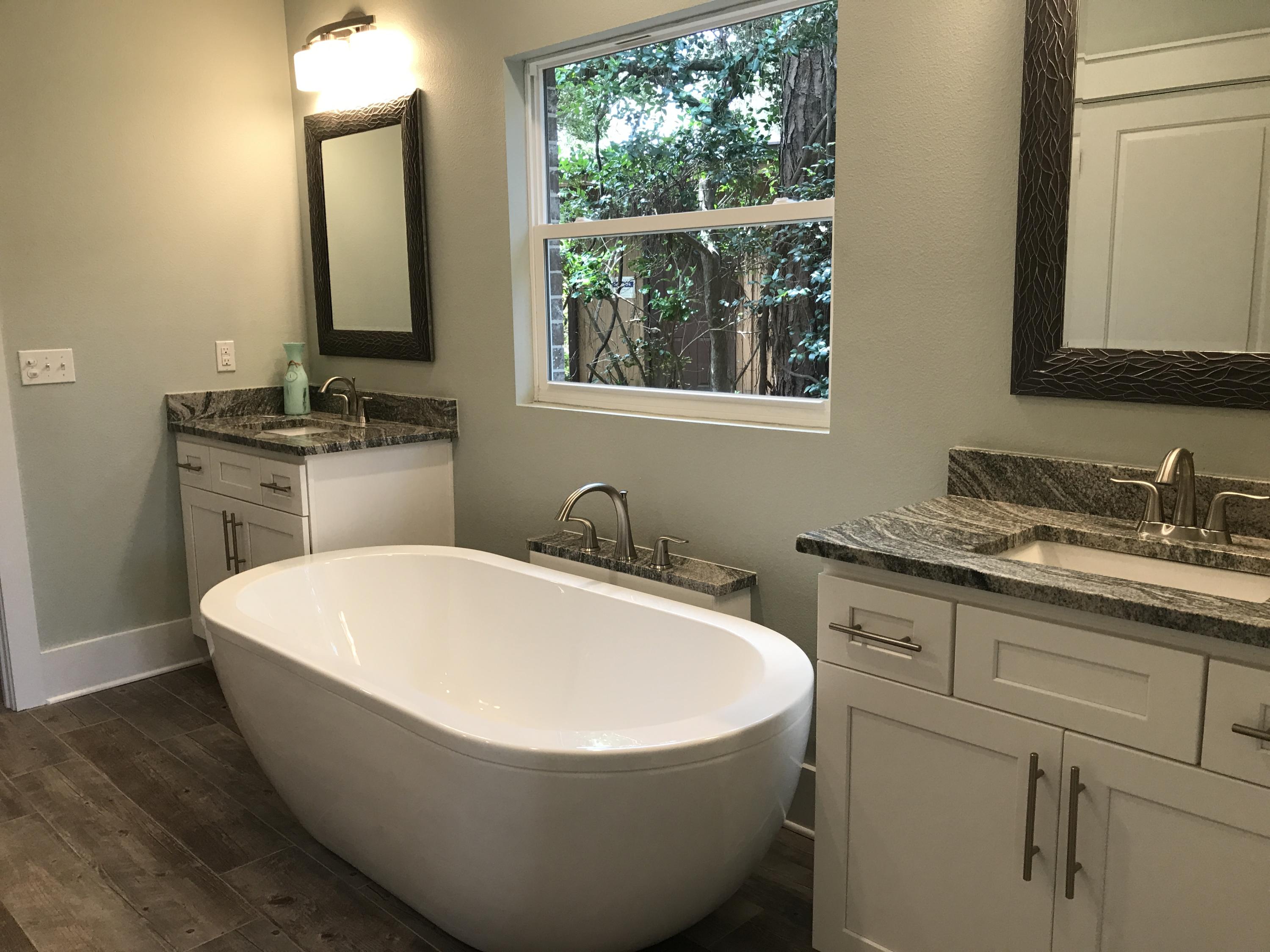 ELLIOTTS POINT - Residential