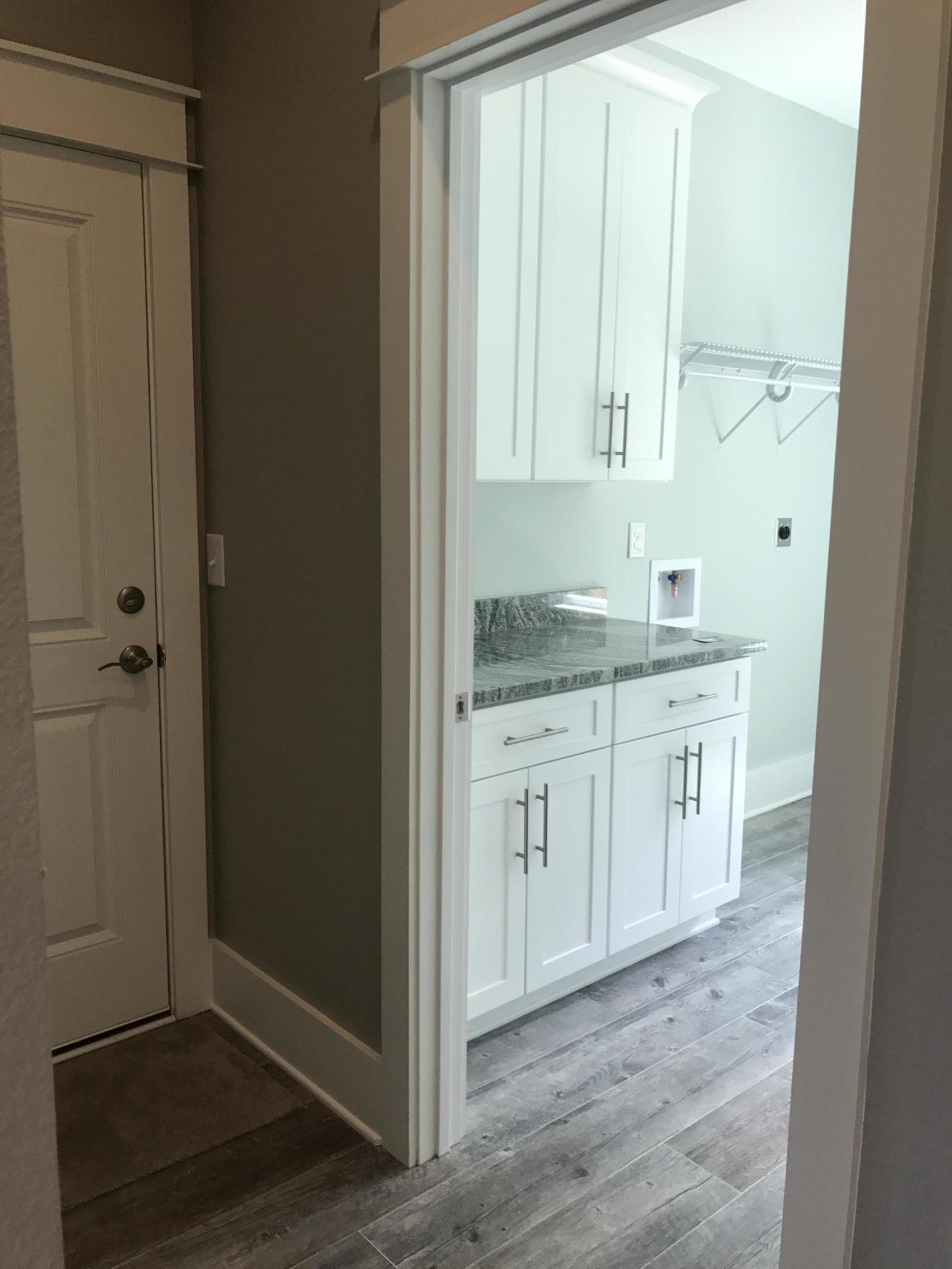 ELLIOTTS POINT - Residential