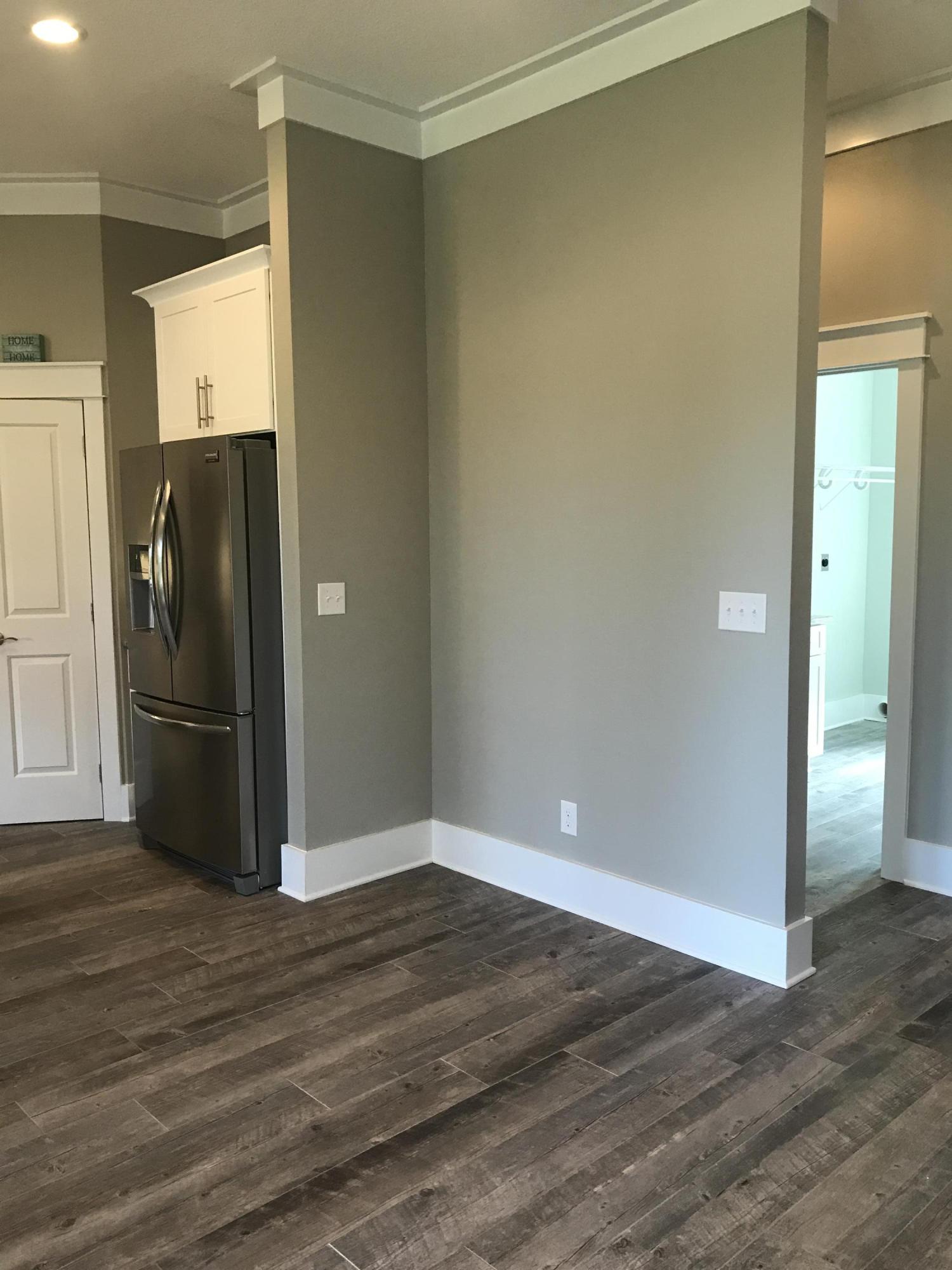 ELLIOTTS POINT - Residential