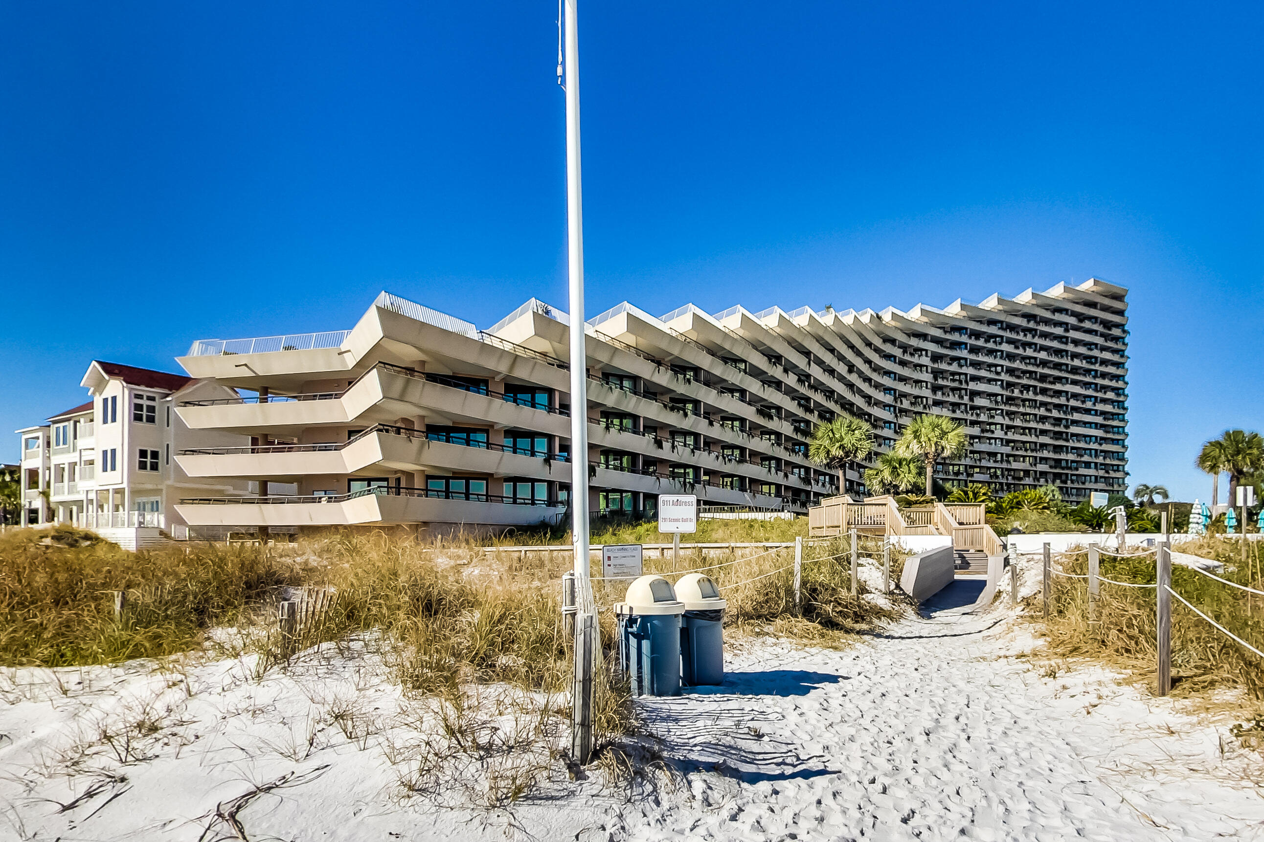 EDGEWATER BEACH - Residential
