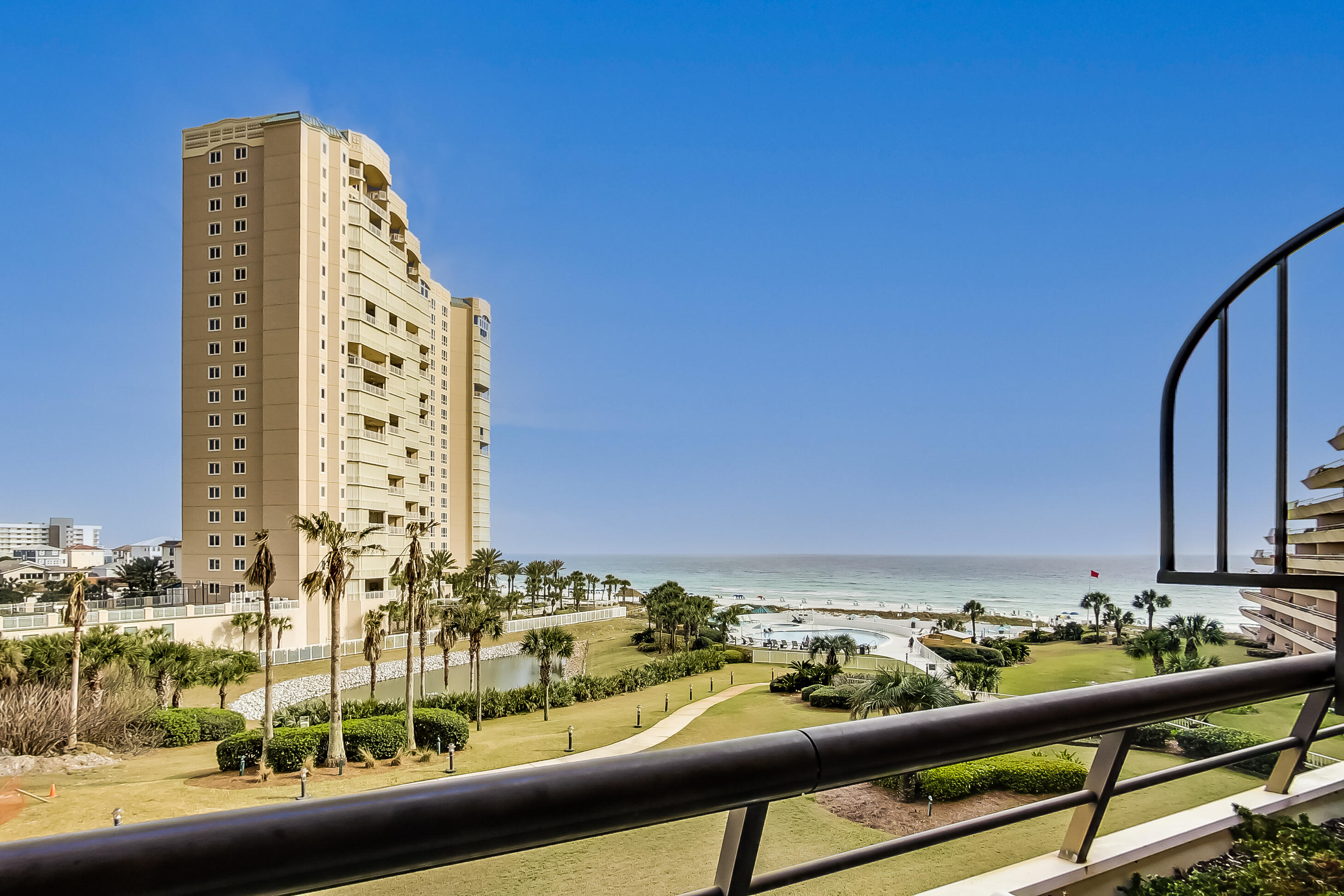 EDGEWATER BEACH - Residential