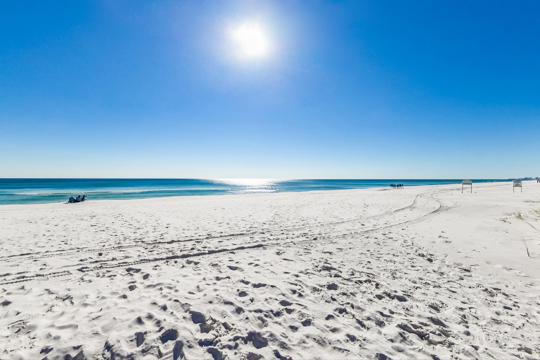 EDGEWATER BEACH - Residential