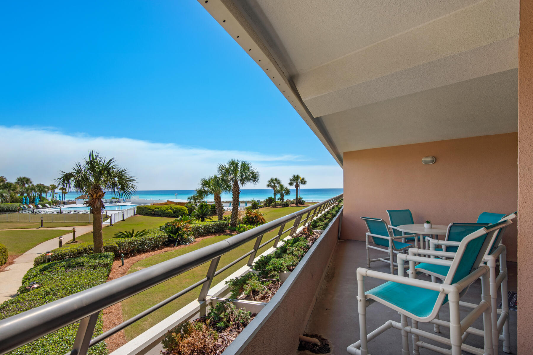 EDGEWATER BEACH - Residential