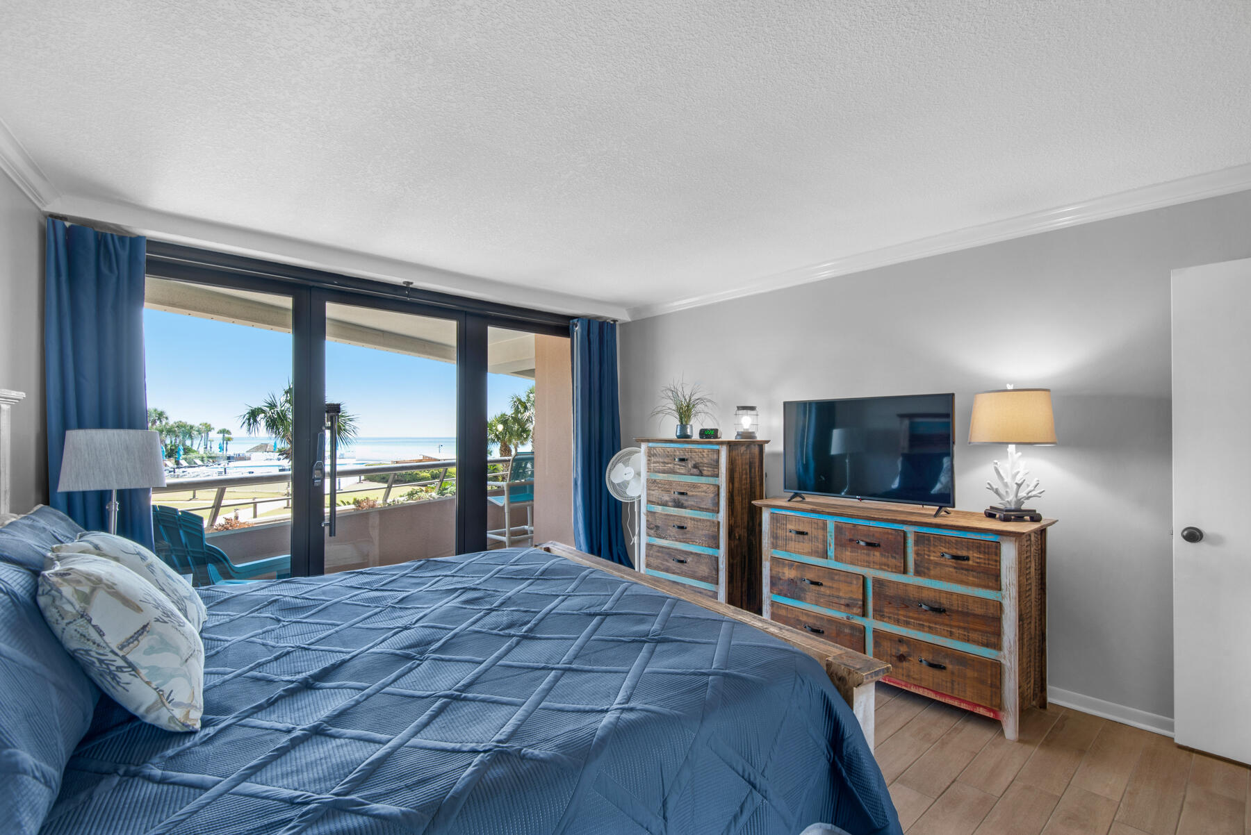 EDGEWATER BEACH - Residential