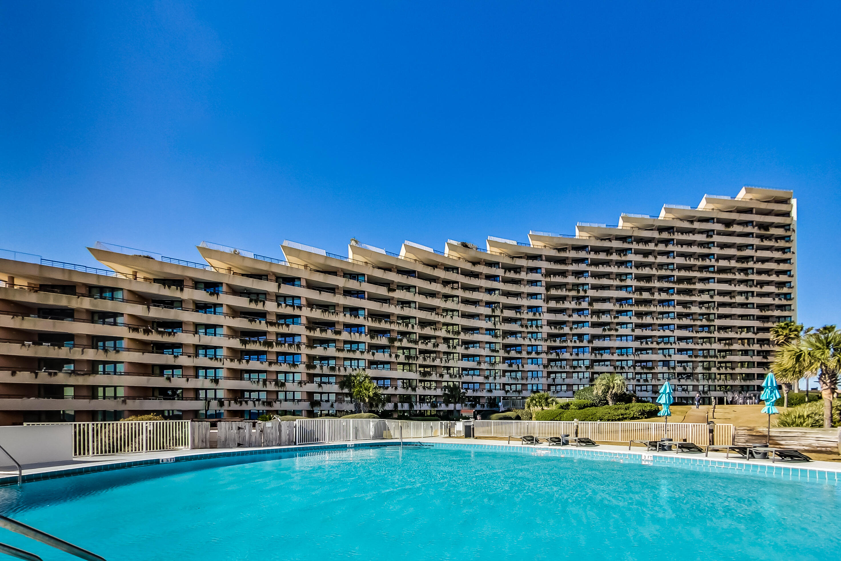 EDGEWATER BEACH - Residential