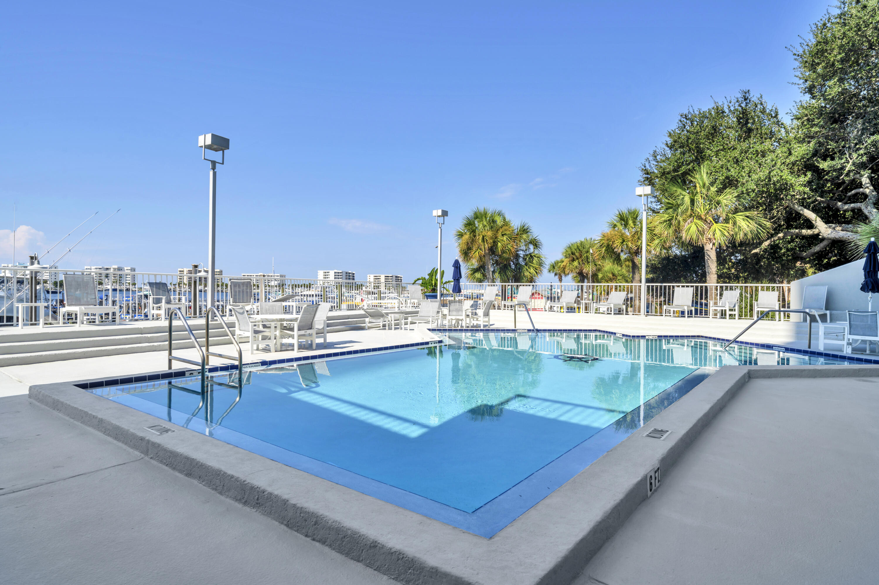 DESTIN YACHT CLUB - Residential