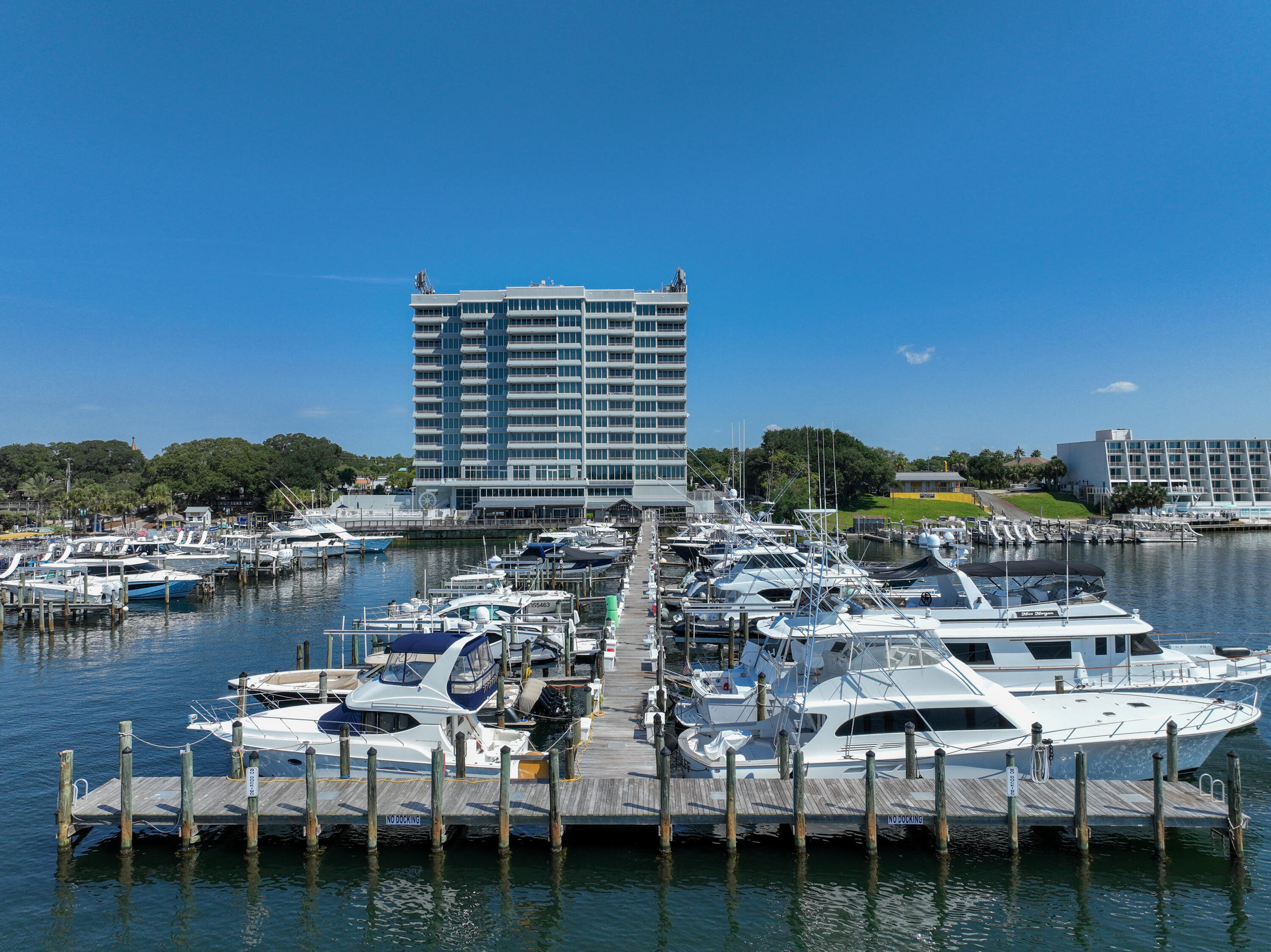 DESTIN YACHT CLUB - Residential