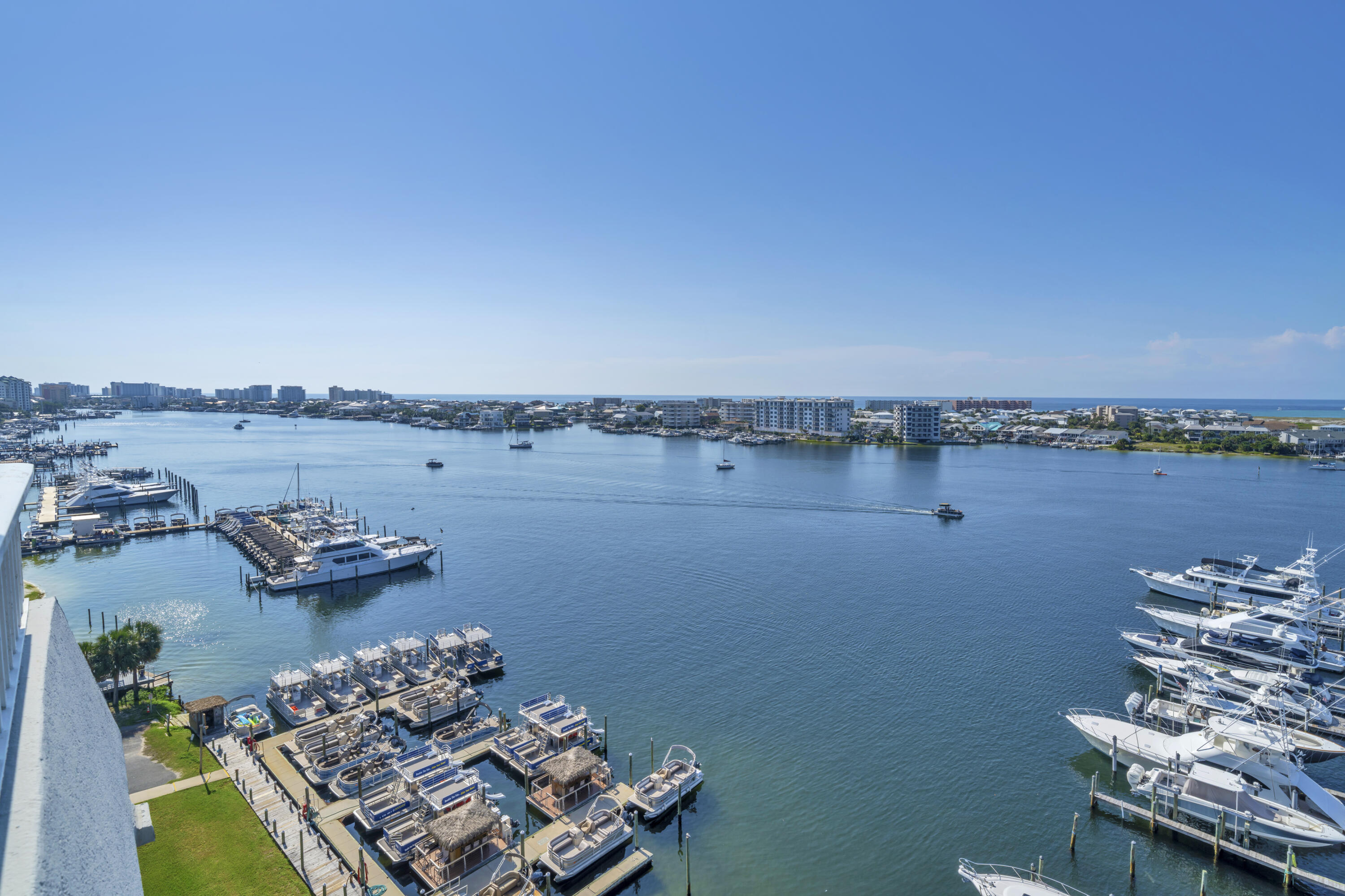 DESTIN YACHT CLUB - Residential