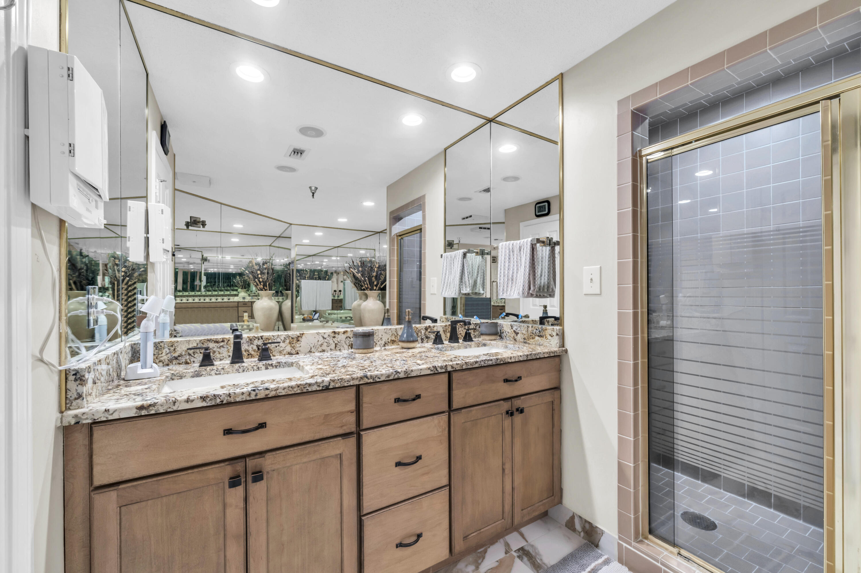 DESTIN YACHT CLUB - Residential