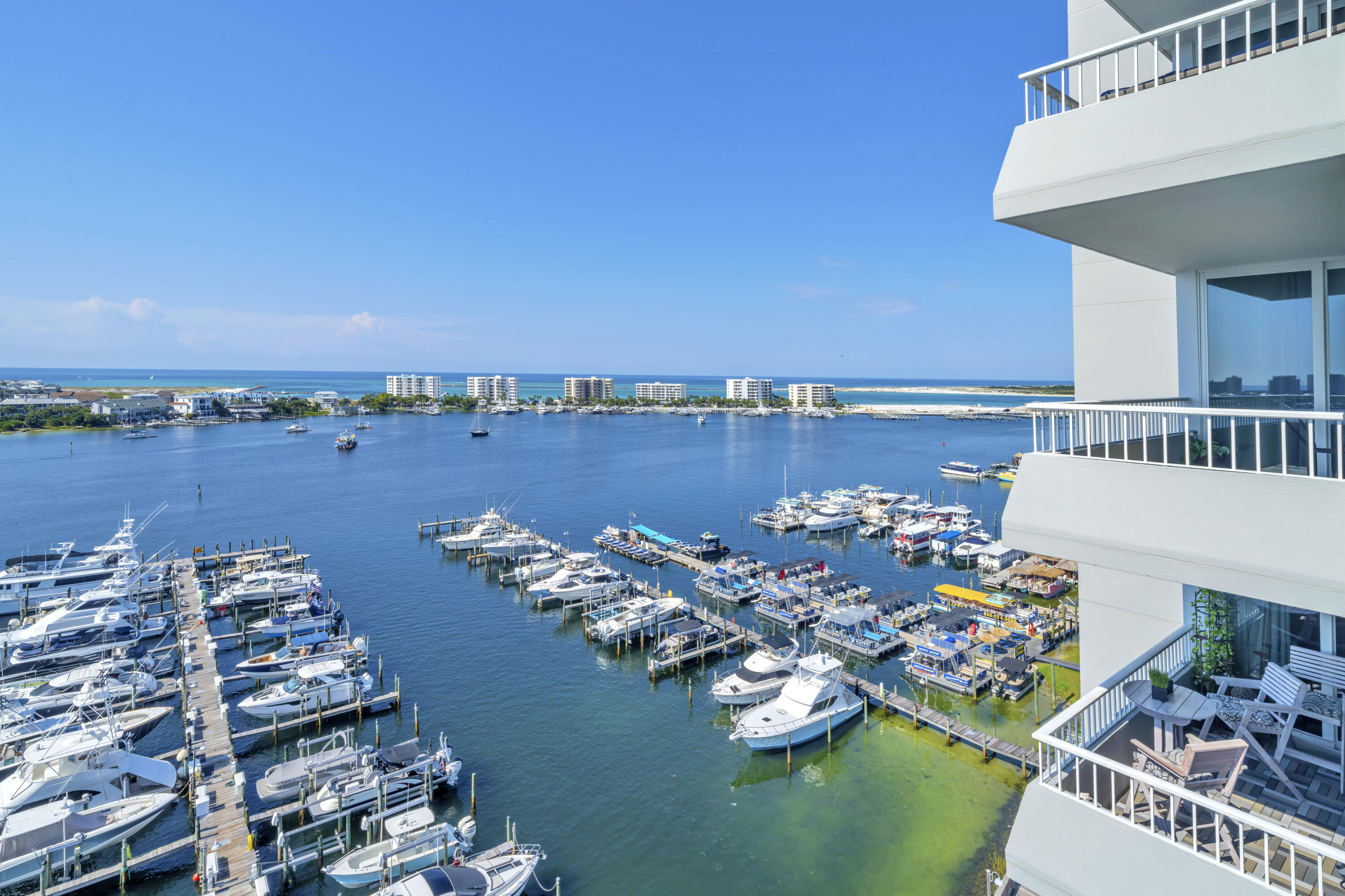 DESTIN YACHT CLUB - Residential