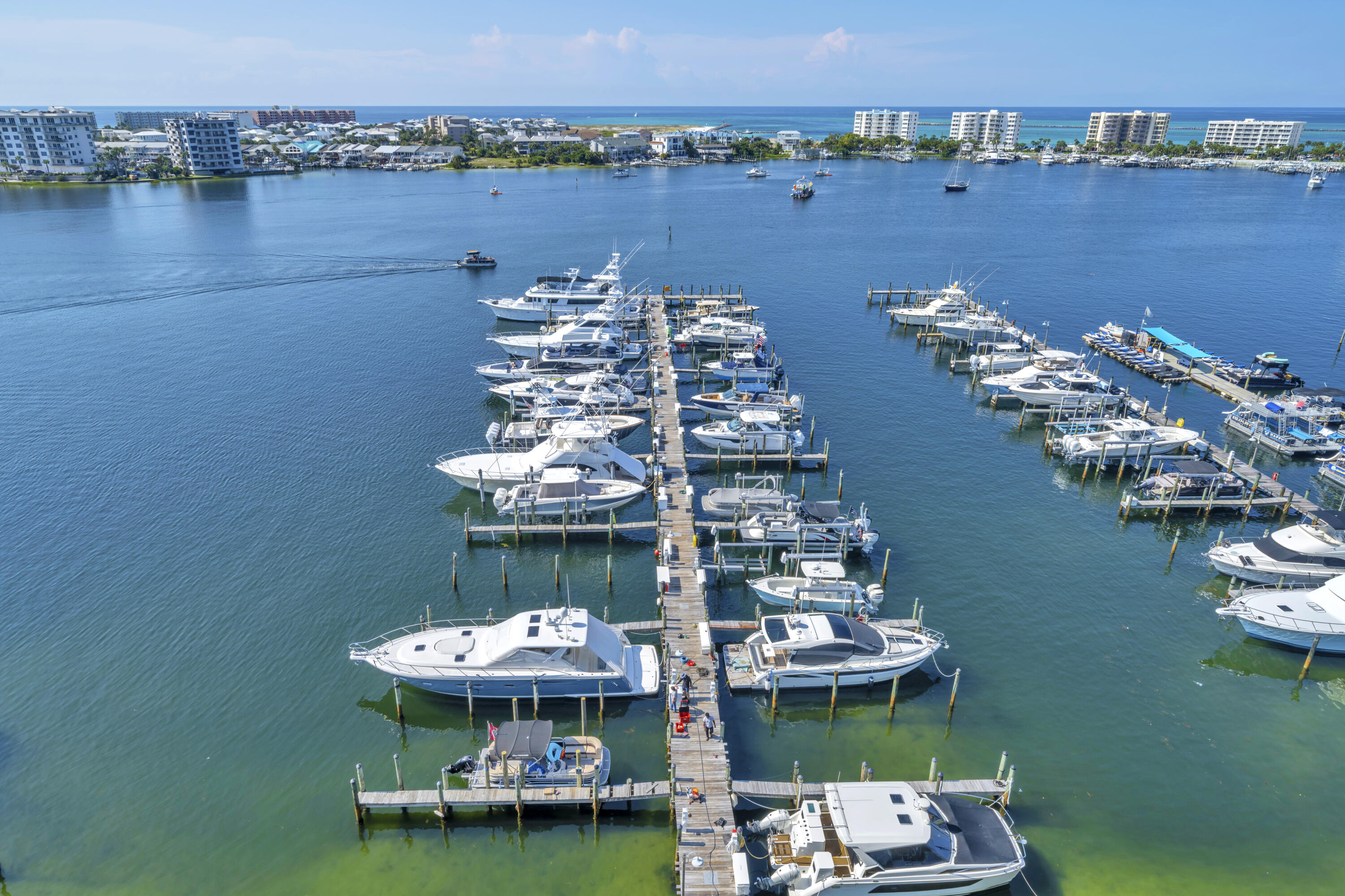 DESTIN YACHT CLUB - Residential
