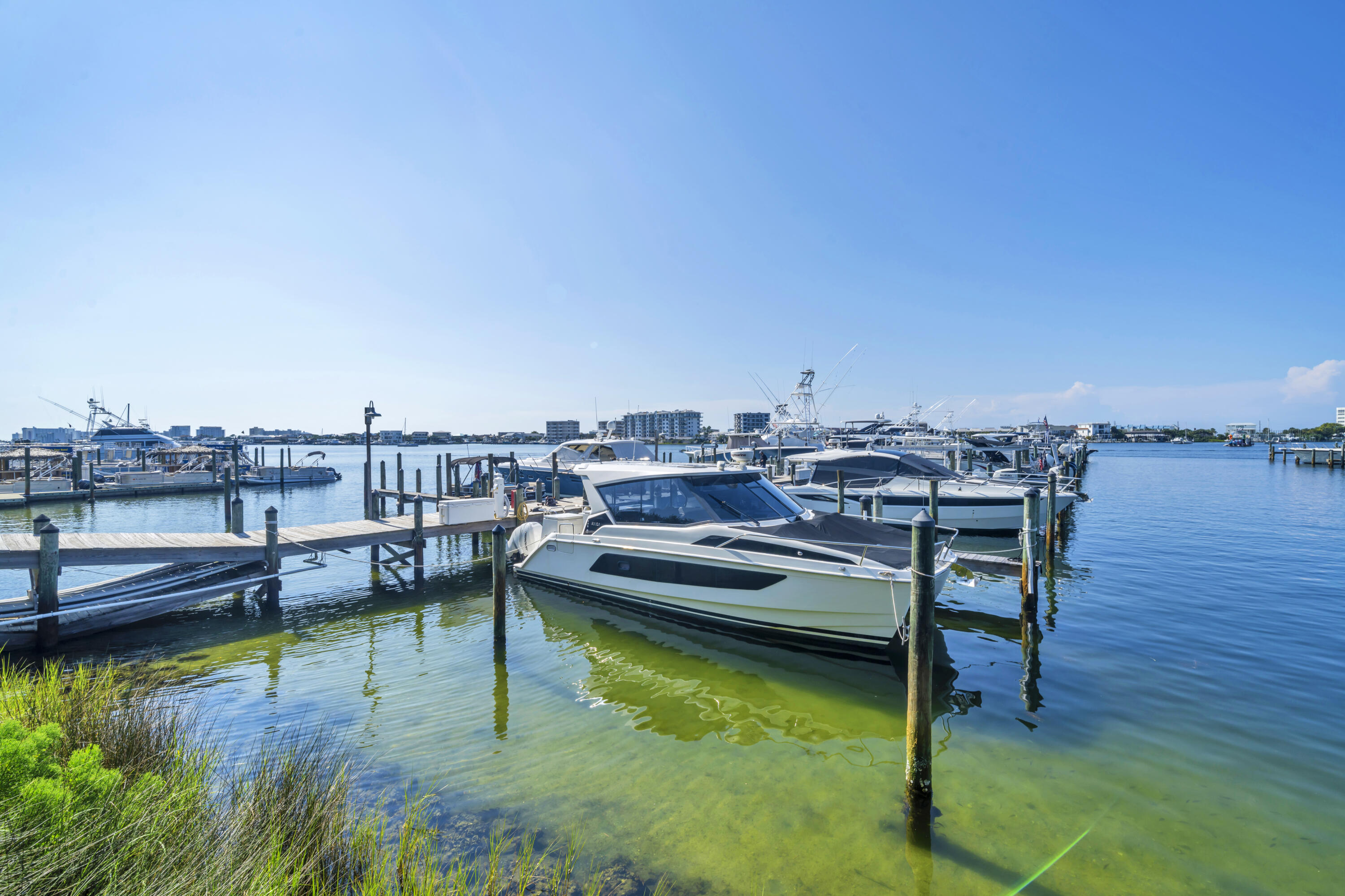 DESTIN YACHT CLUB - Residential