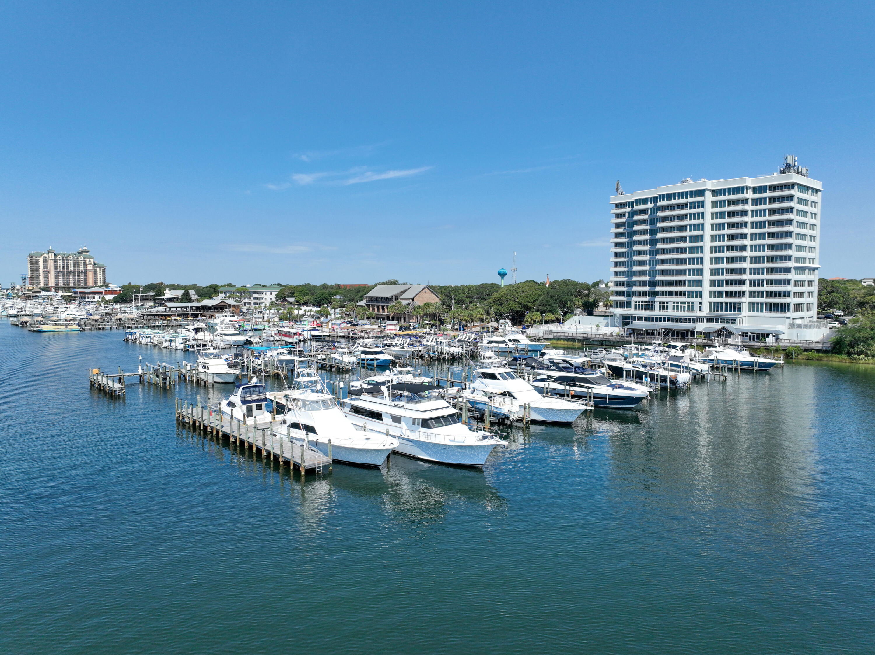 DESTIN YACHT CLUB - Residential