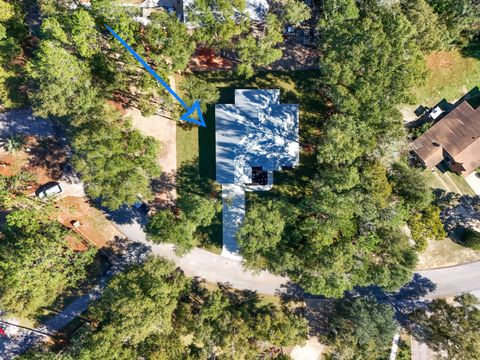 A home in DeFuniak Springs