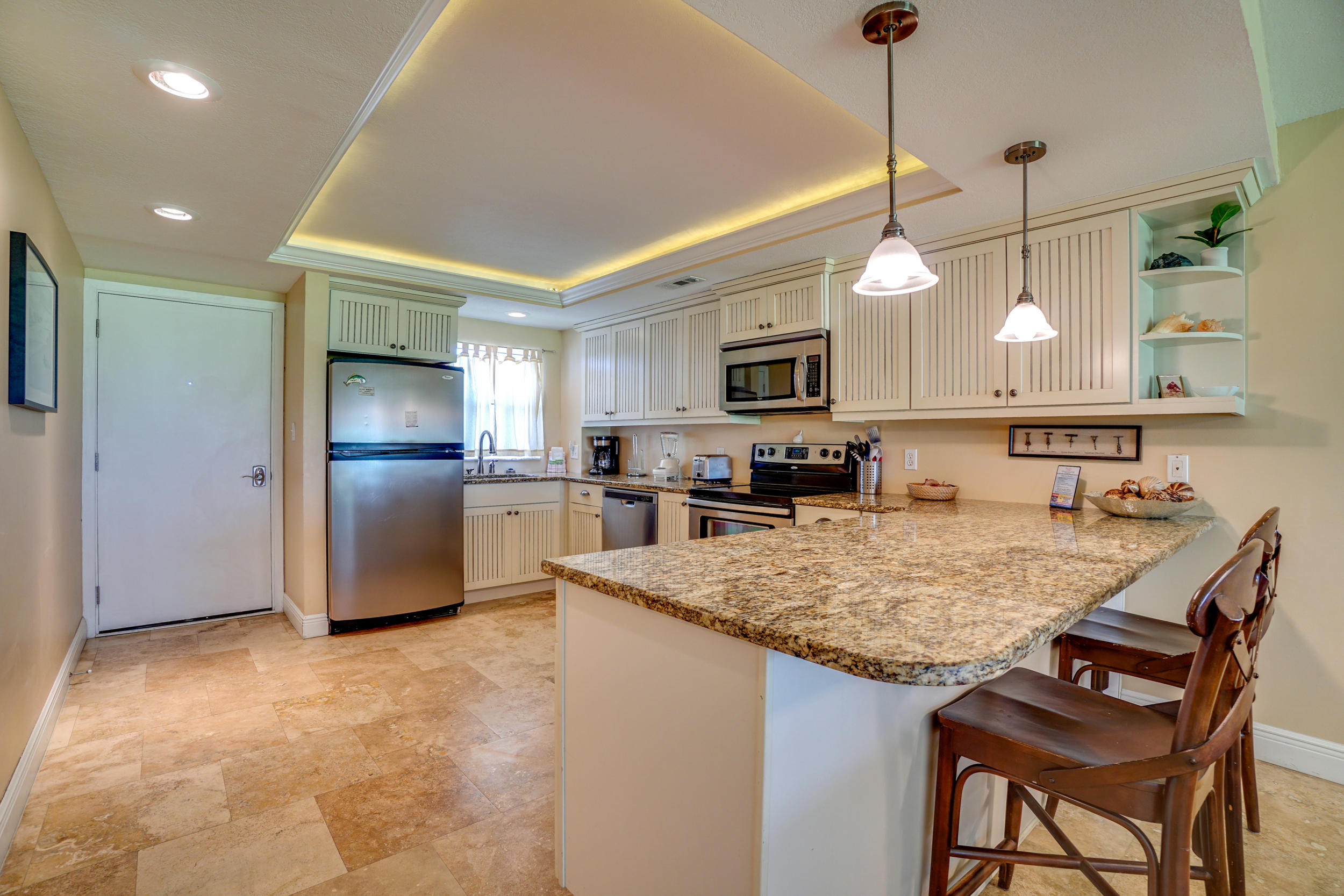 EL MATADOR CONDO - Residential