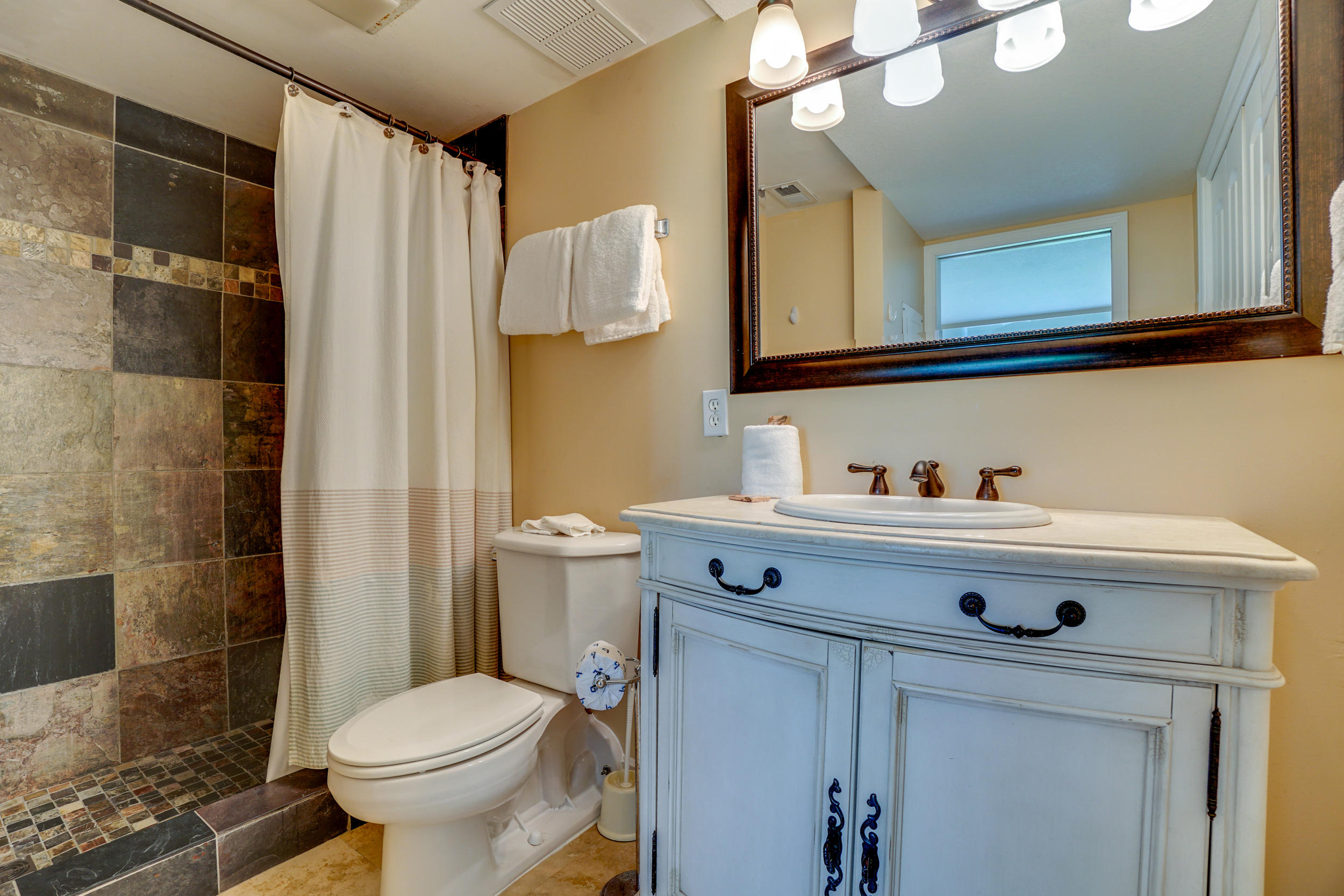 EL MATADOR CONDO - Residential